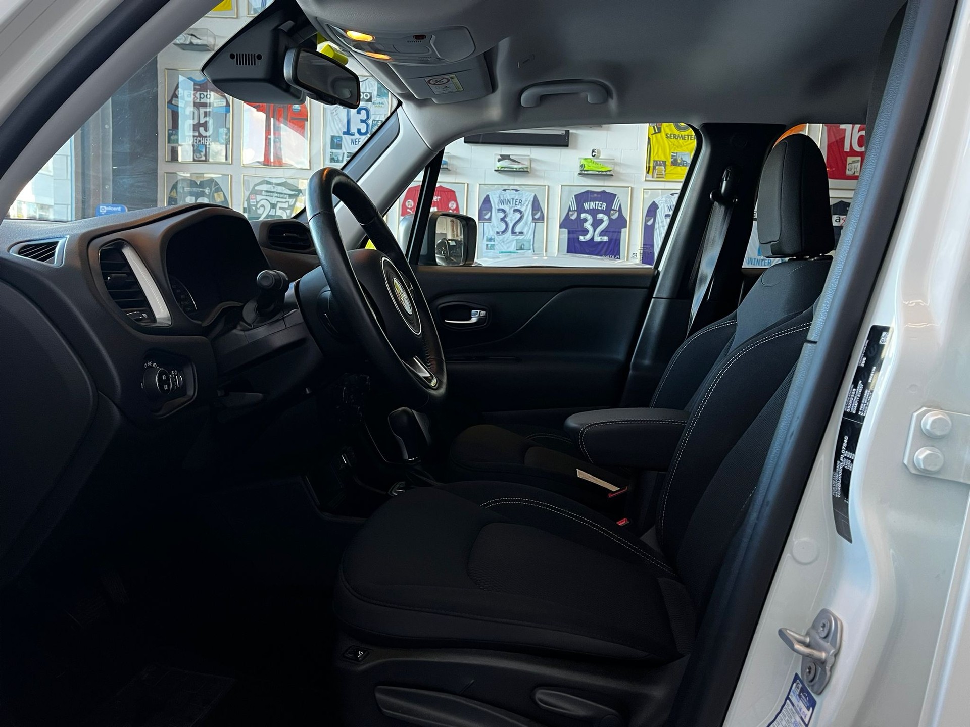 JEEP Renegade 1.3 GSE Turbo Limited-image-11