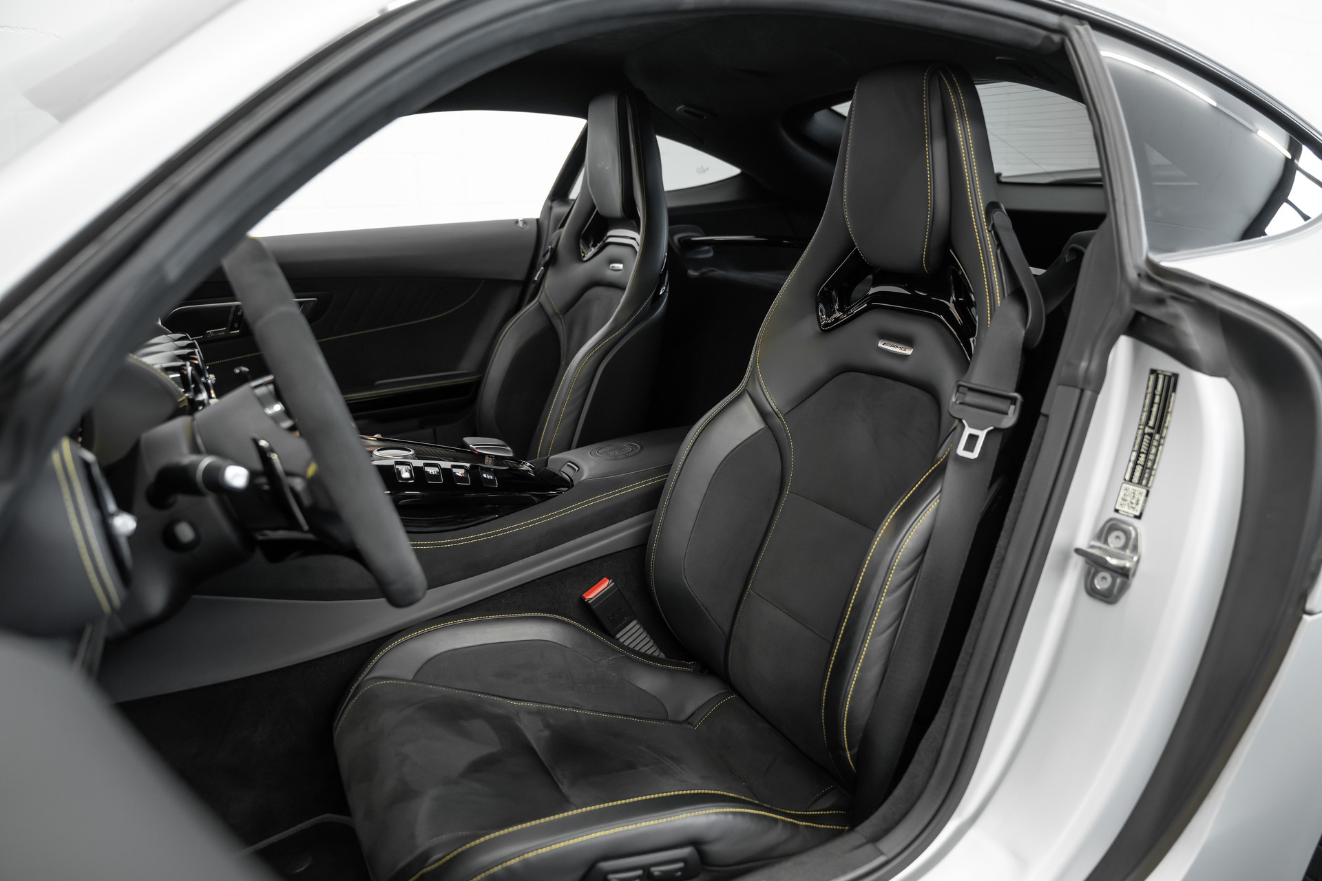 MERCEDES-BENZ AMG GT R Speedshift DCT-image-10