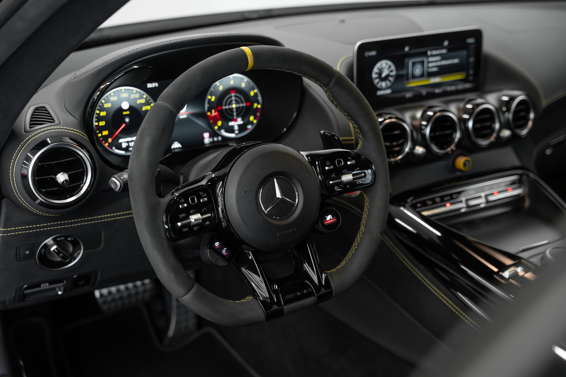 MERCEDES-BENZ AMG GT R Speedshift DCT-image-20