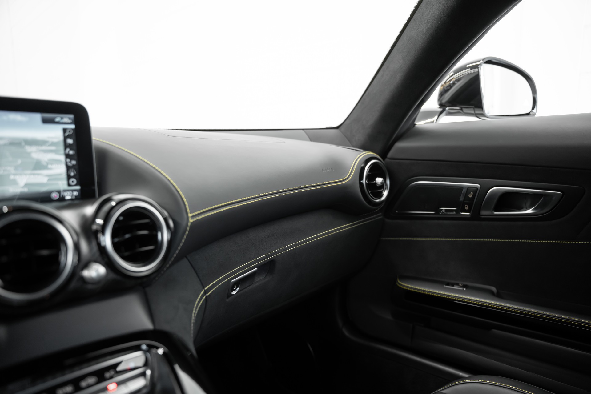MERCEDES-BENZ AMG GT R Speedshift DCT-image-29