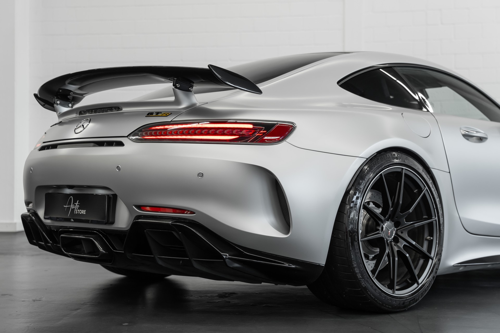 MERCEDES-BENZ AMG GT R Speedshift DCT-image-6