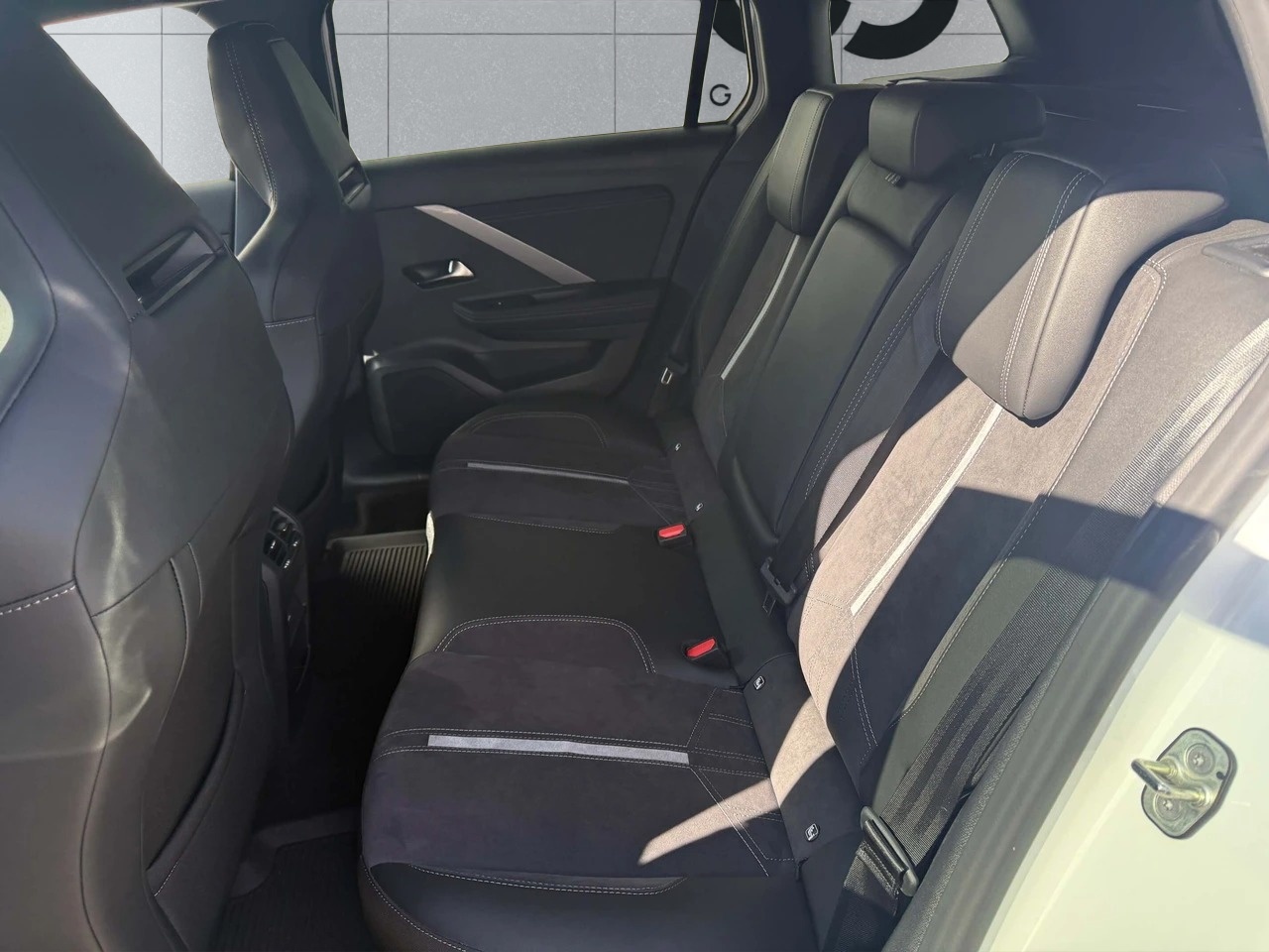 OPEL Astra Sports Tourer 1.6 PHEV Turbo GSe-image-6