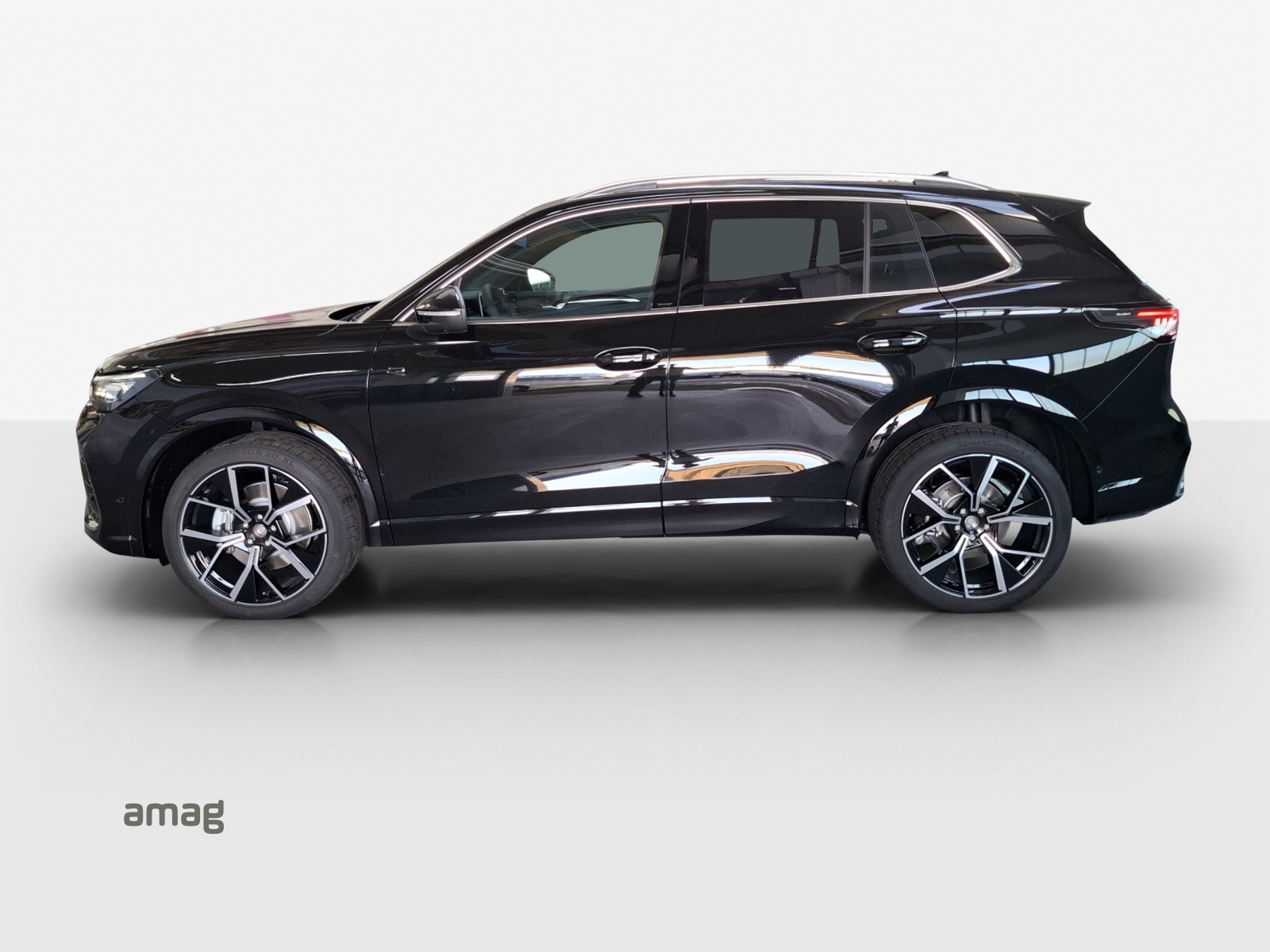 VW Tiguan 2.0 TSI DSG R-Line 4Motion-showroom-element-1