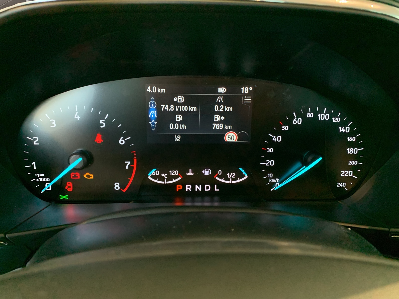 FORD Focus Station Wagon 1.0i EcoB Hybrid 155 Titanium-image-9
