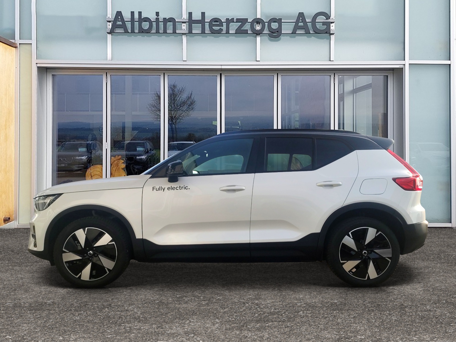 VOLVO XC40 E60 Core-image-1