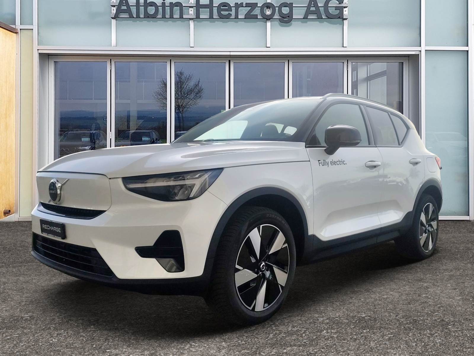 VOLVO XC40 E60 Core-image-0