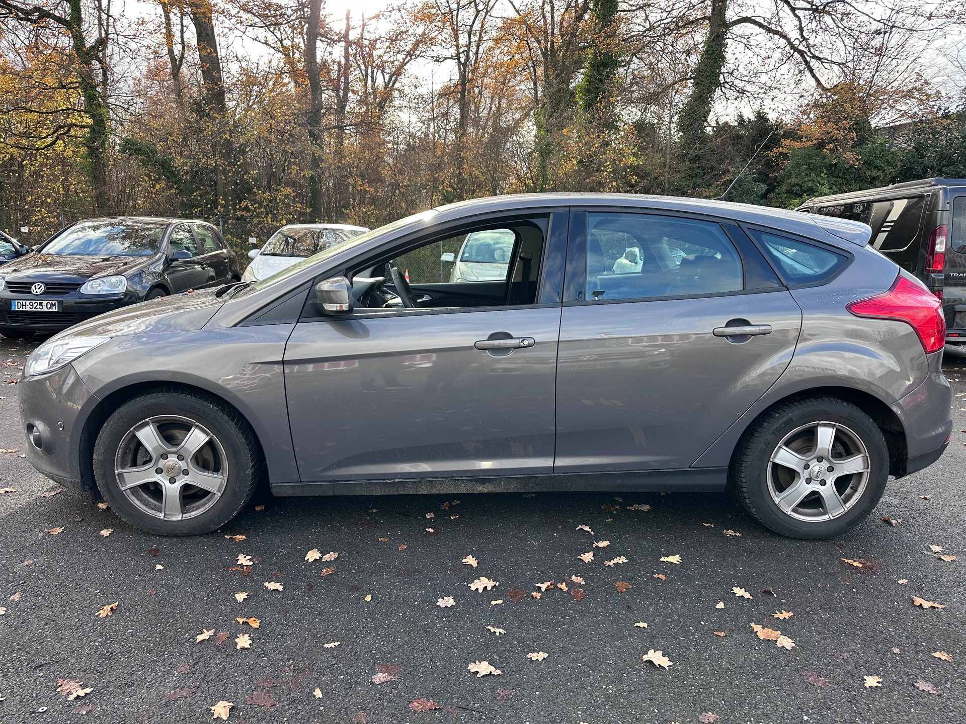 FORD Focus 1.0 SCTi Titanium-image-1