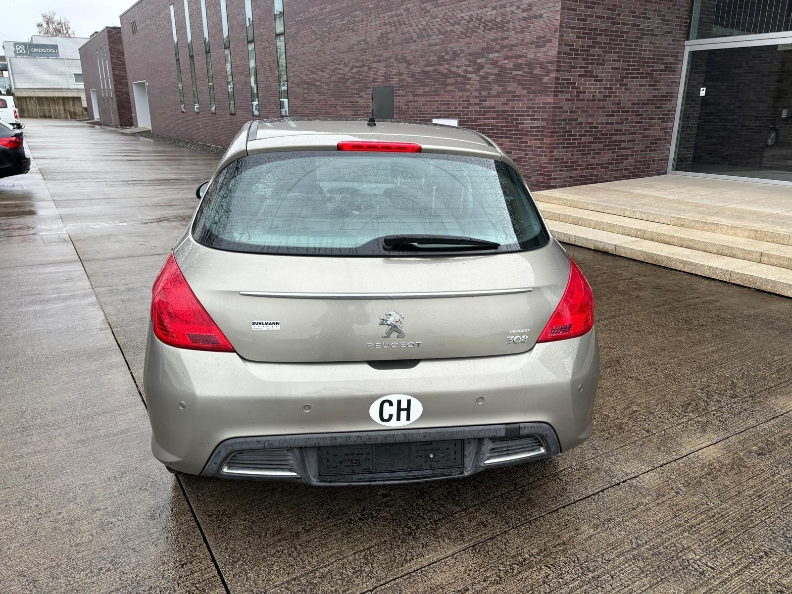 PEUGEOT 308 1.6 16V Turbo Swiss Edition-image-7