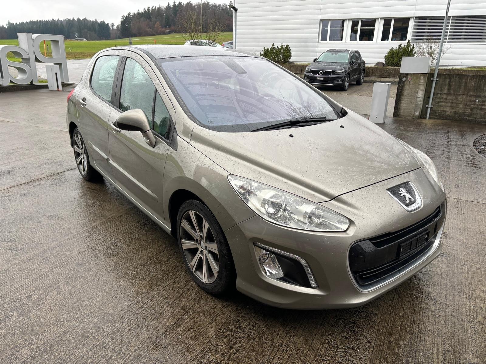 PEUGEOT 308 1.6 16V Turbo Swiss Edition-image-3