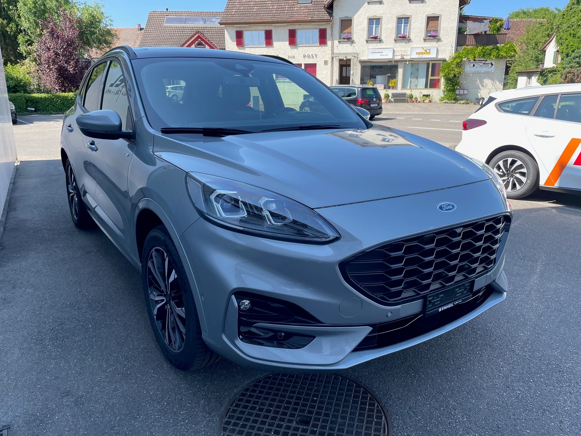 FORD Kuga 2.5 Plug-in Hybrid ST-Line X-image-3
