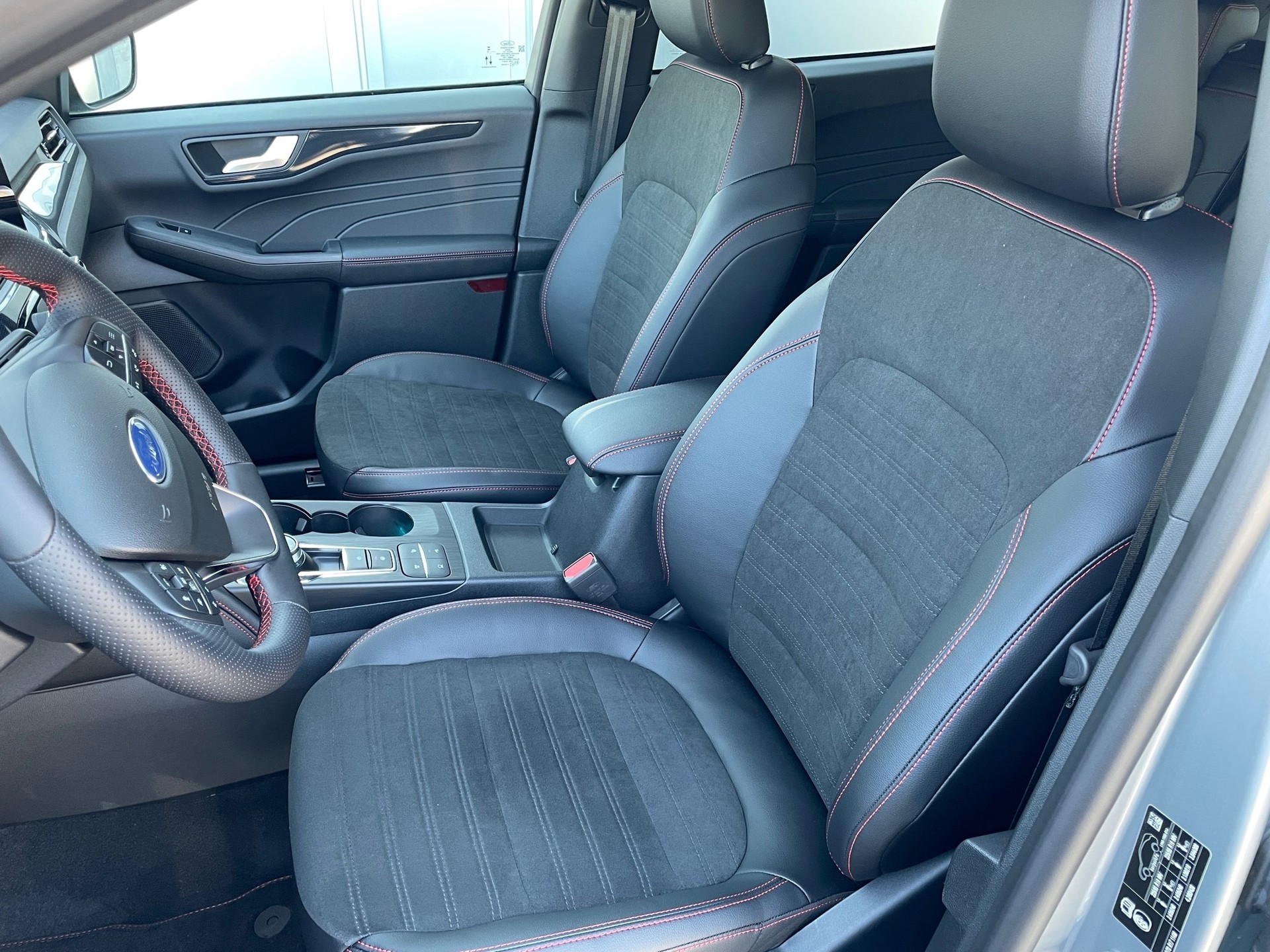 FORD Kuga 2.5 Plug-in Hybrid ST-Line X-image-7