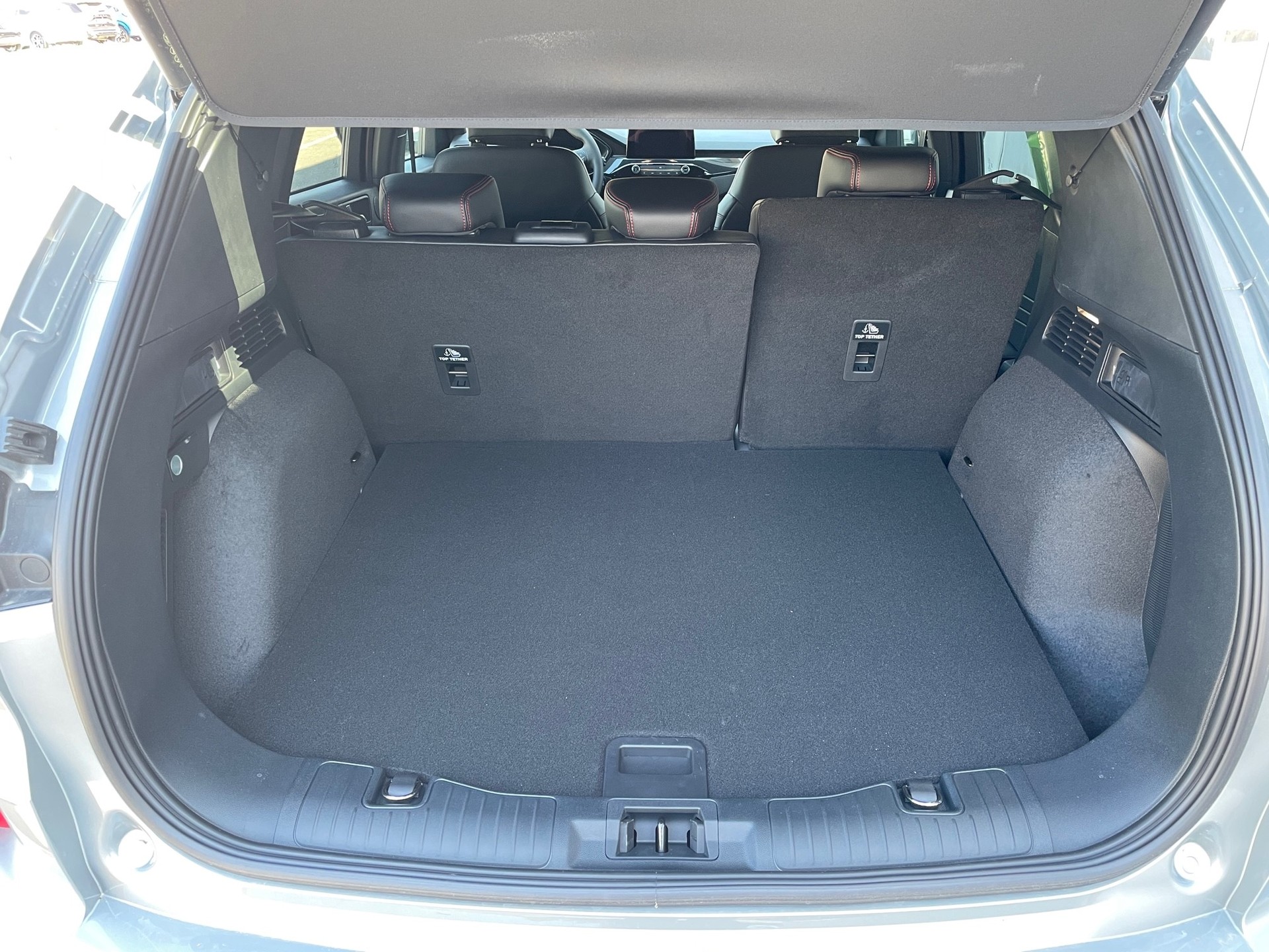 FORD Kuga 2.5 Plug-in Hybrid ST-Line X-image-4