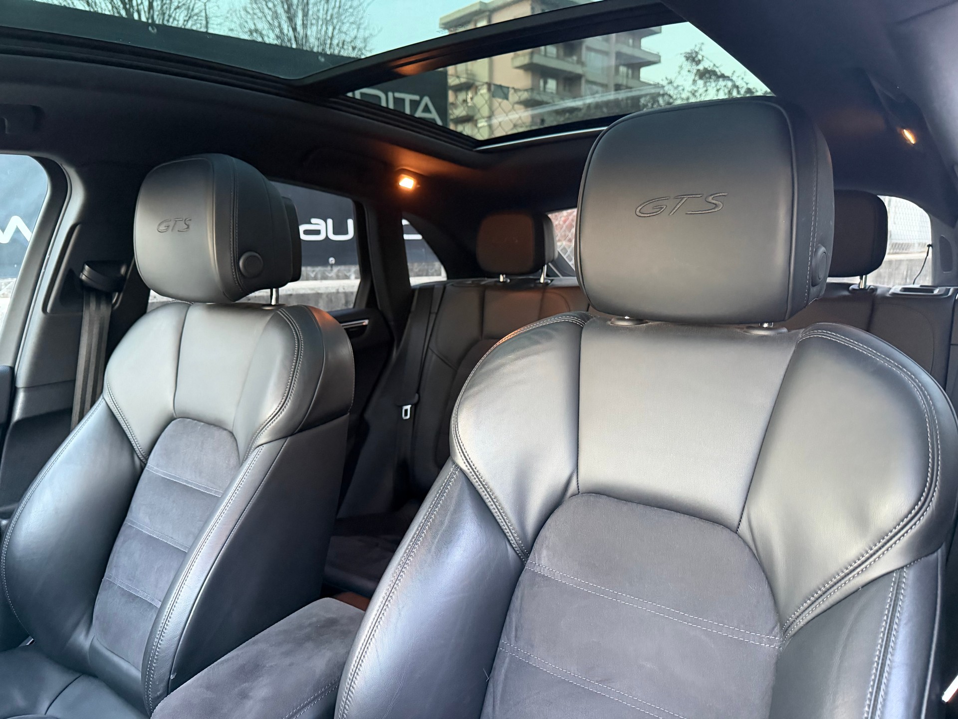 PORSCHE Macan GTS PDK-image-11