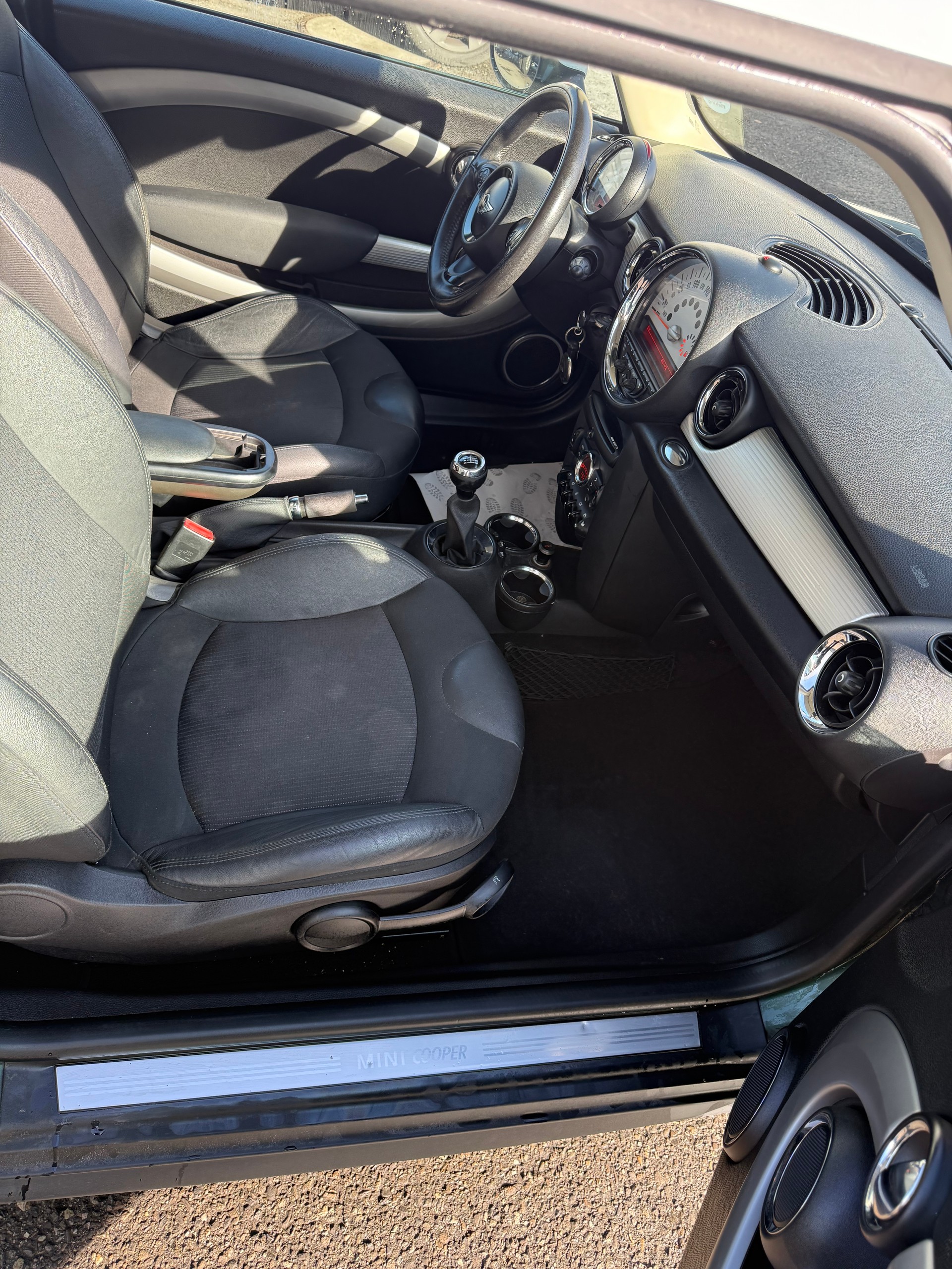 MINI Cooper-image-6