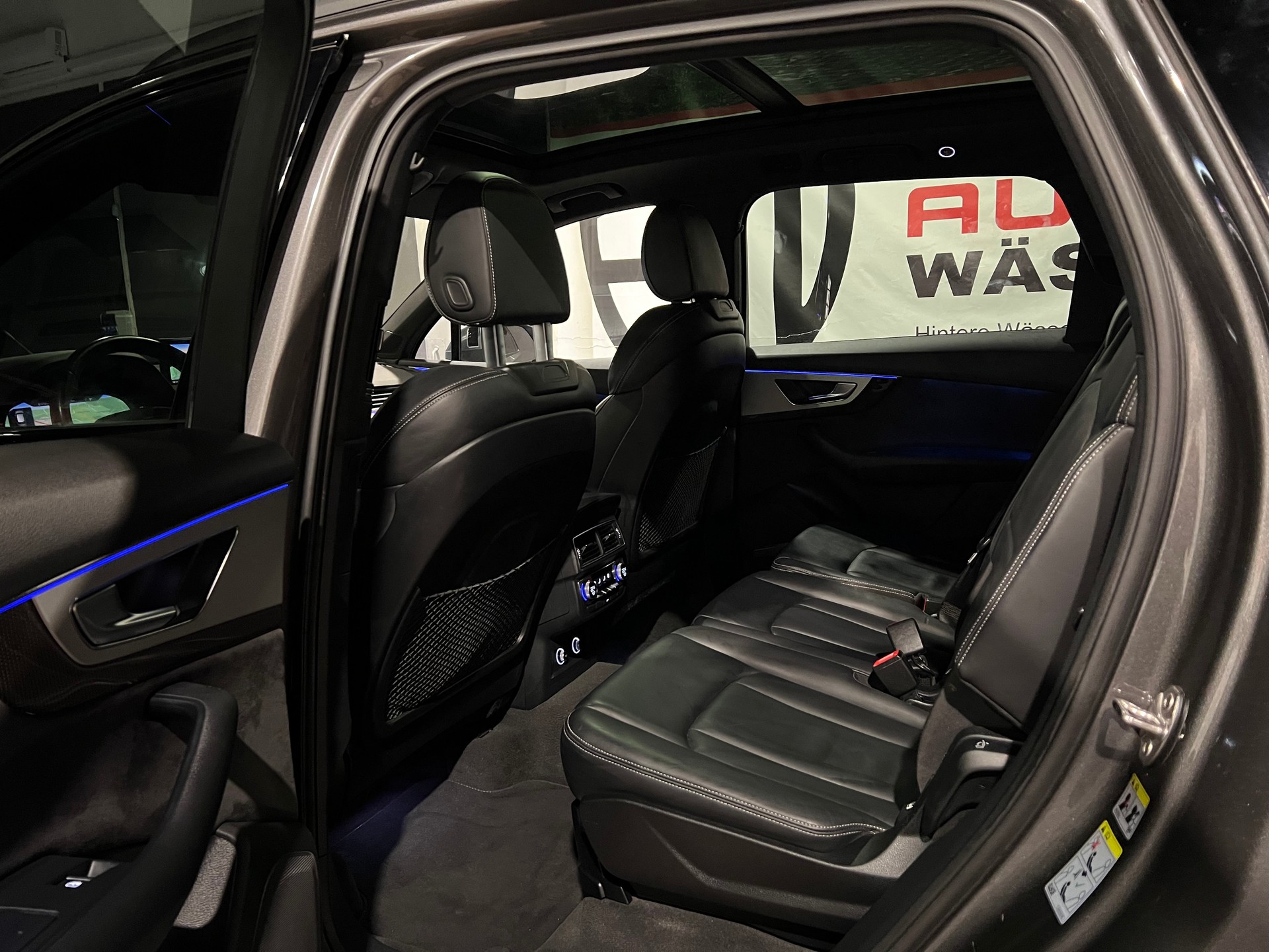 AUDI SQ7 4.0 TDI quattro tiptronic-image-15