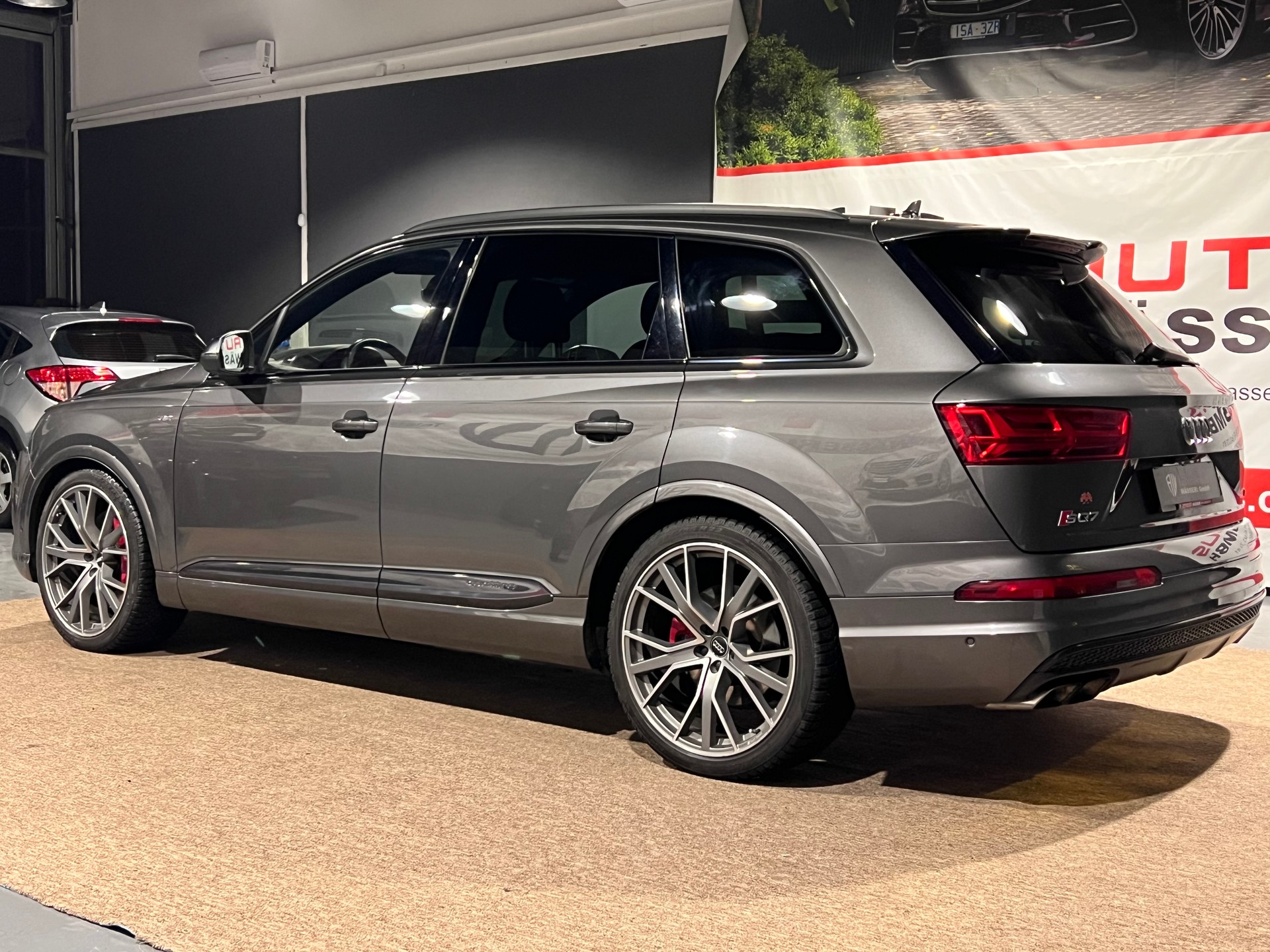 AUDI SQ7 4.0 TDI quattro tiptronic-image-5