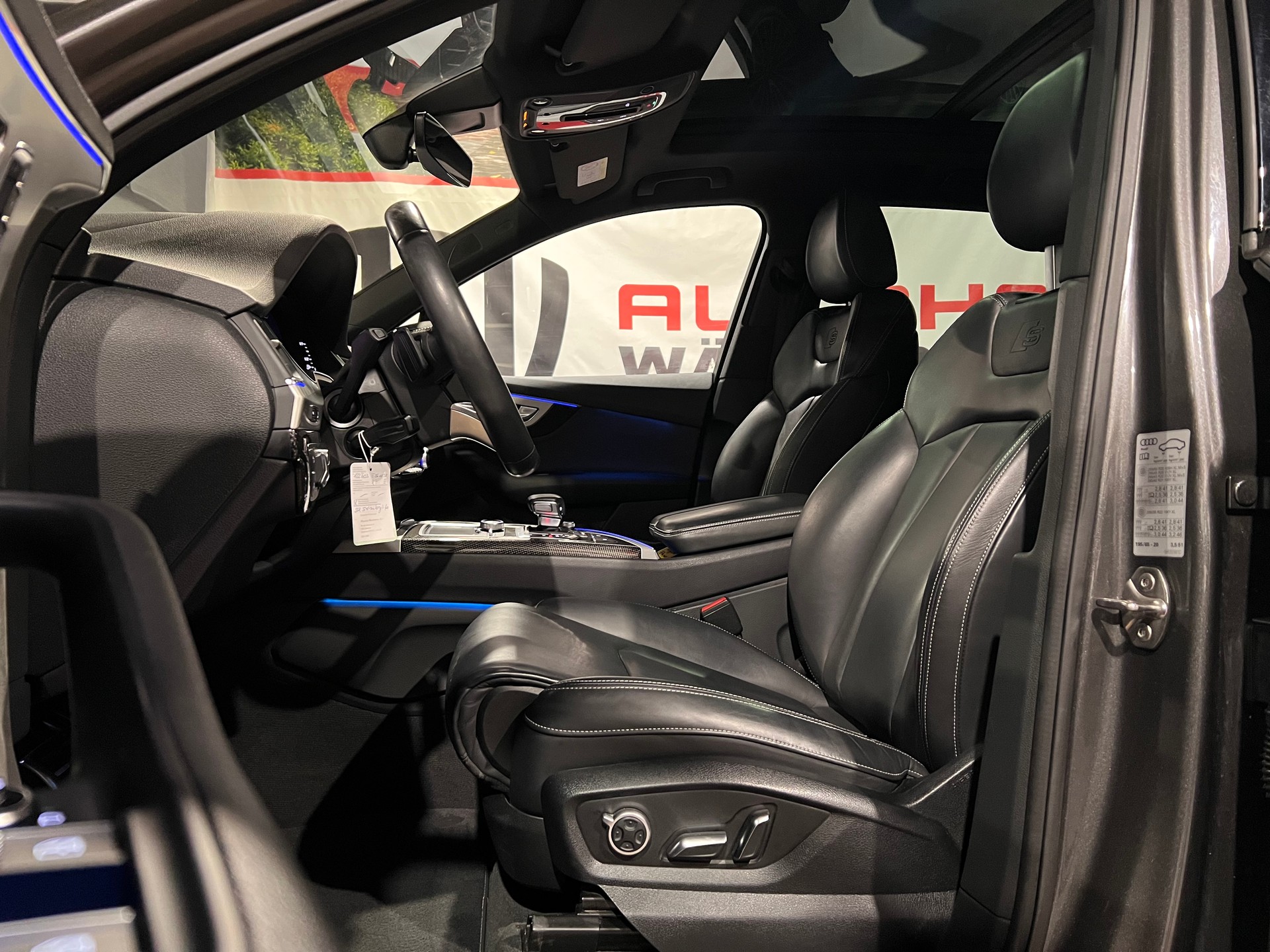 AUDI SQ7 4.0 TDI quattro tiptronic-image-12