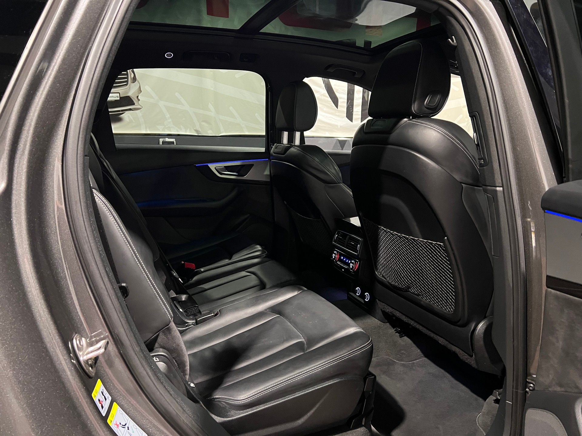 AUDI SQ7 4.0 TDI quattro tiptronic-image-16