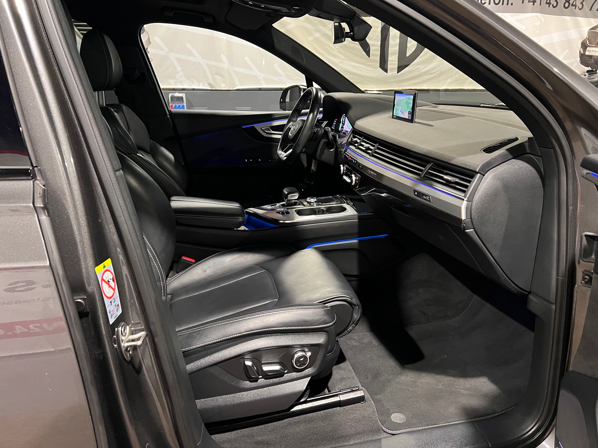 AUDI SQ7 4.0 TDI quattro tiptronic-image-13