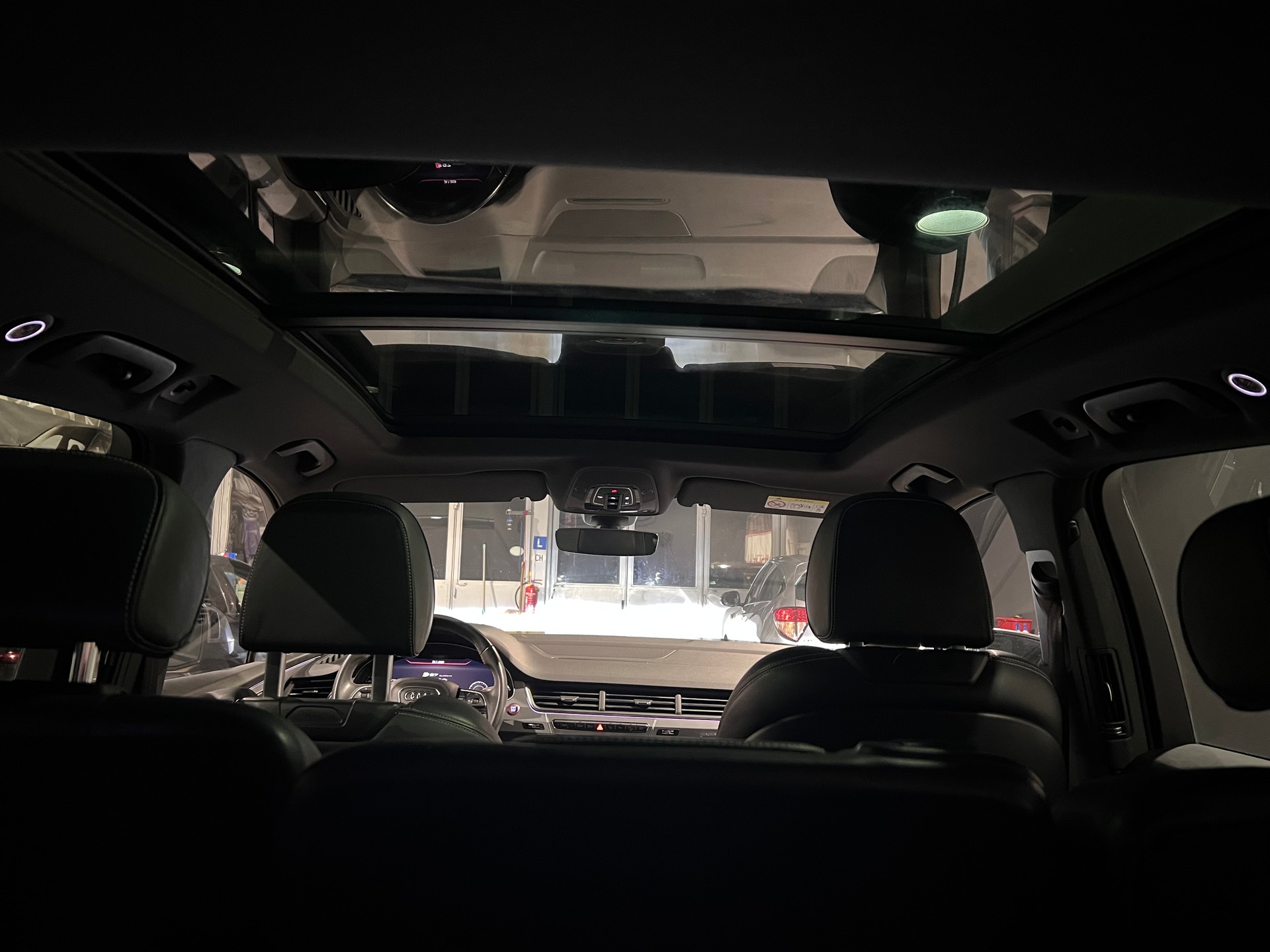 AUDI SQ7 4.0 TDI quattro tiptronic-image-9