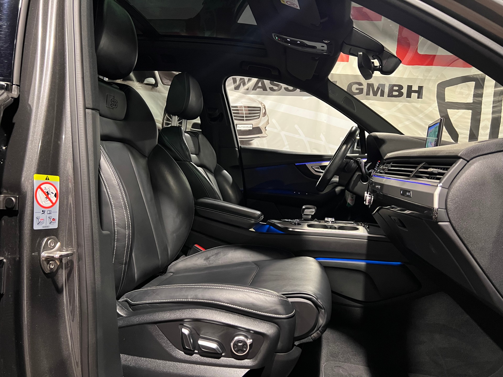 AUDI SQ7 4.0 TDI quattro tiptronic-image-14