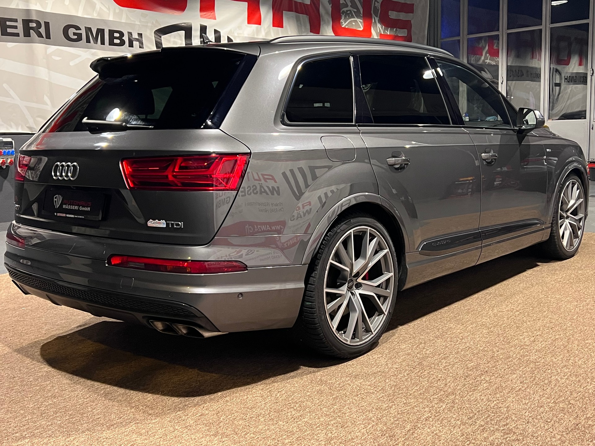 AUDI SQ7 4.0 TDI quattro tiptronic-image-2
