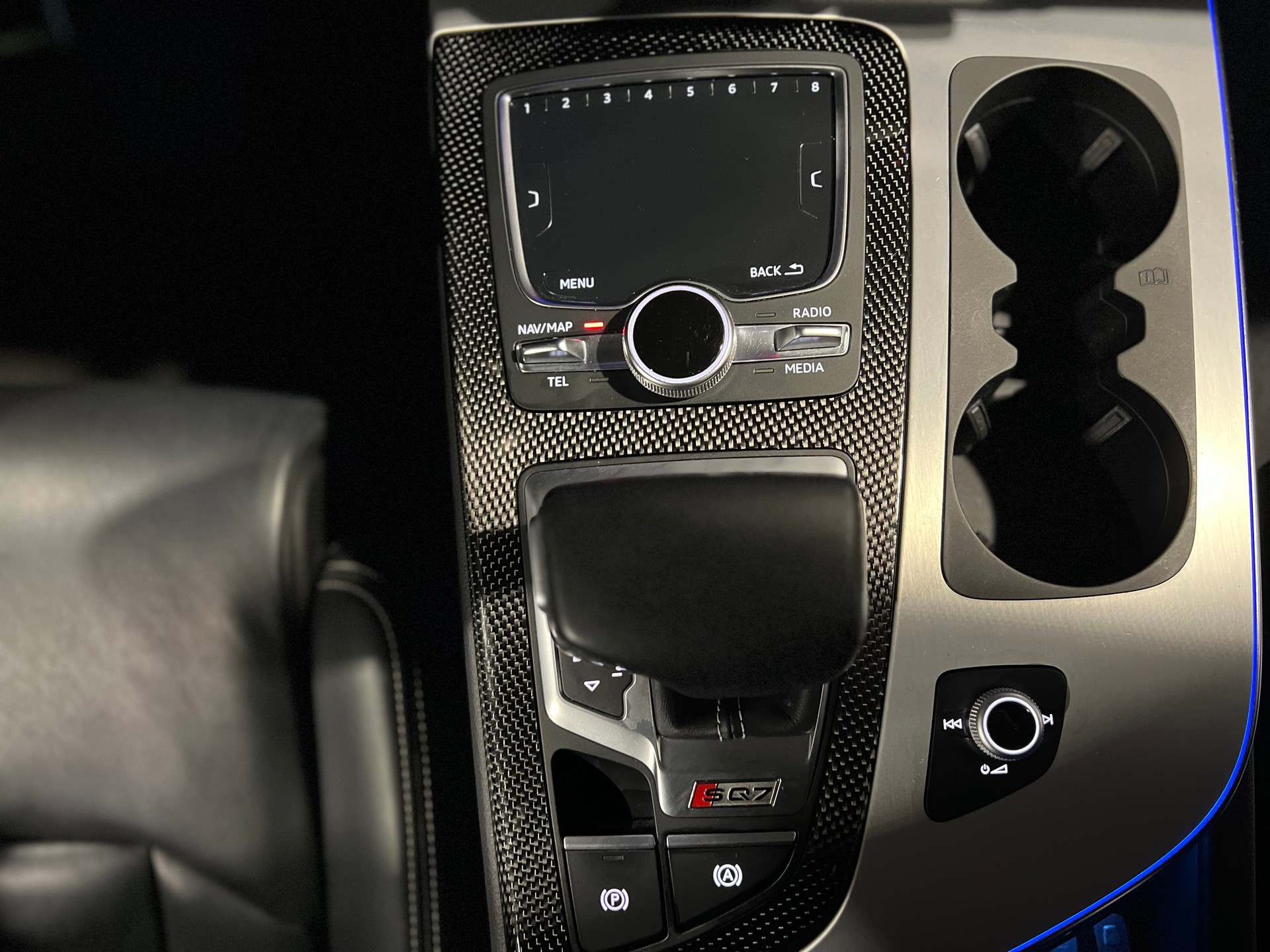 AUDI SQ7 4.0 TDI quattro tiptronic-image-19