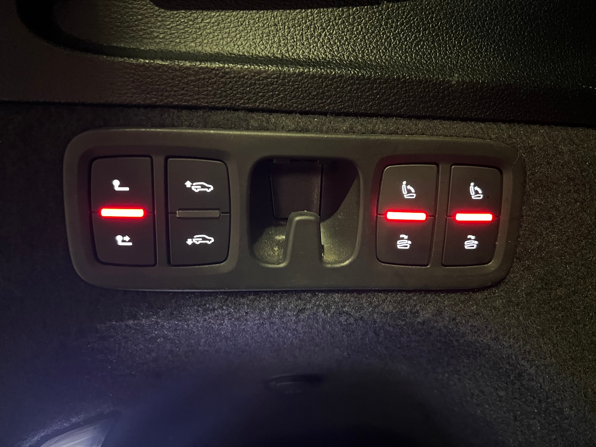 AUDI SQ7 4.0 TDI quattro tiptronic-image-28