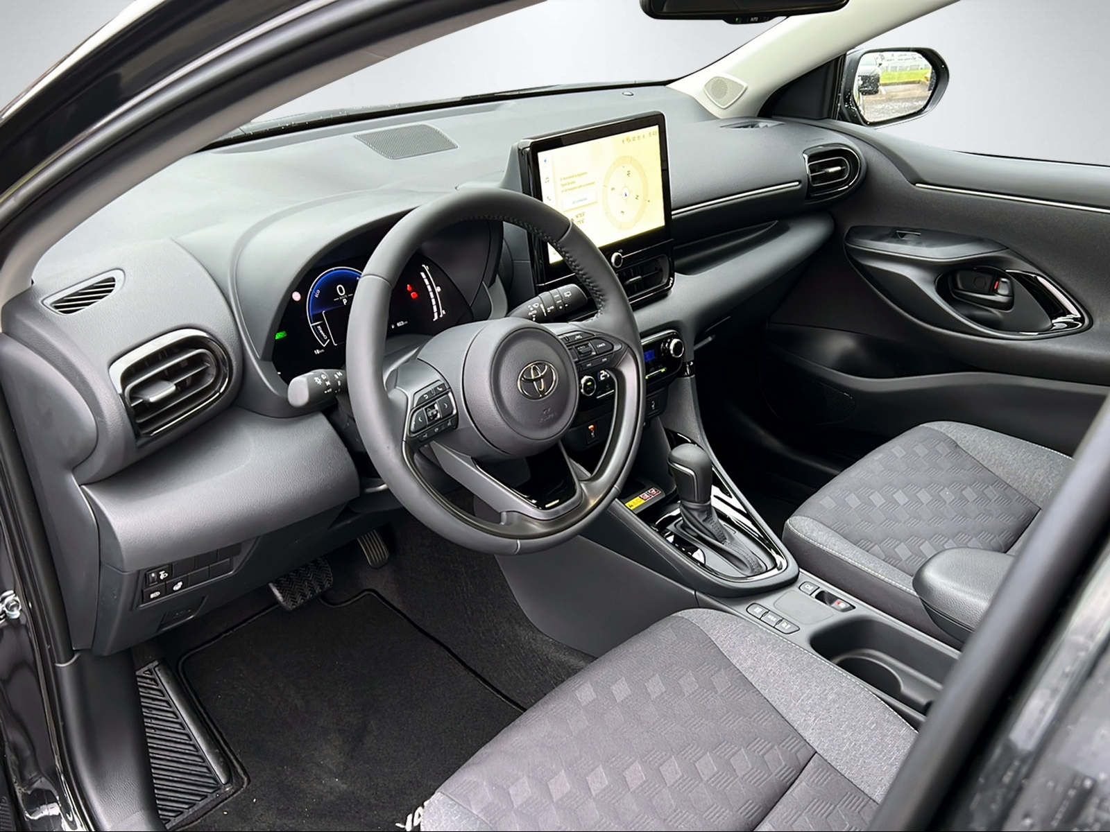 TOYOTA Yaris 1.5 VVT-i HSD Trend-image-13