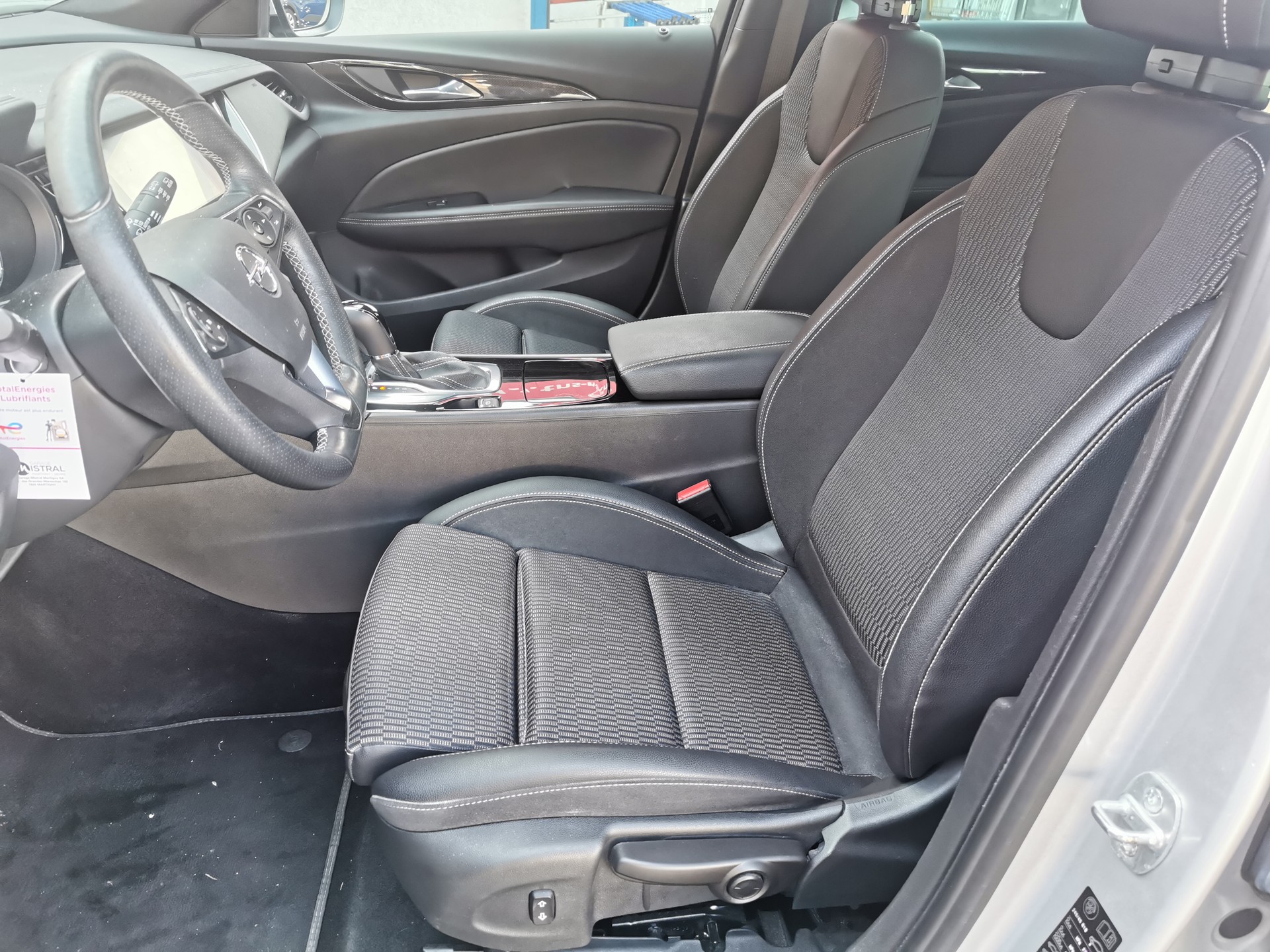 OPEL Insignia 1.6 T Sports Tourer Excellence Automatic-image-3