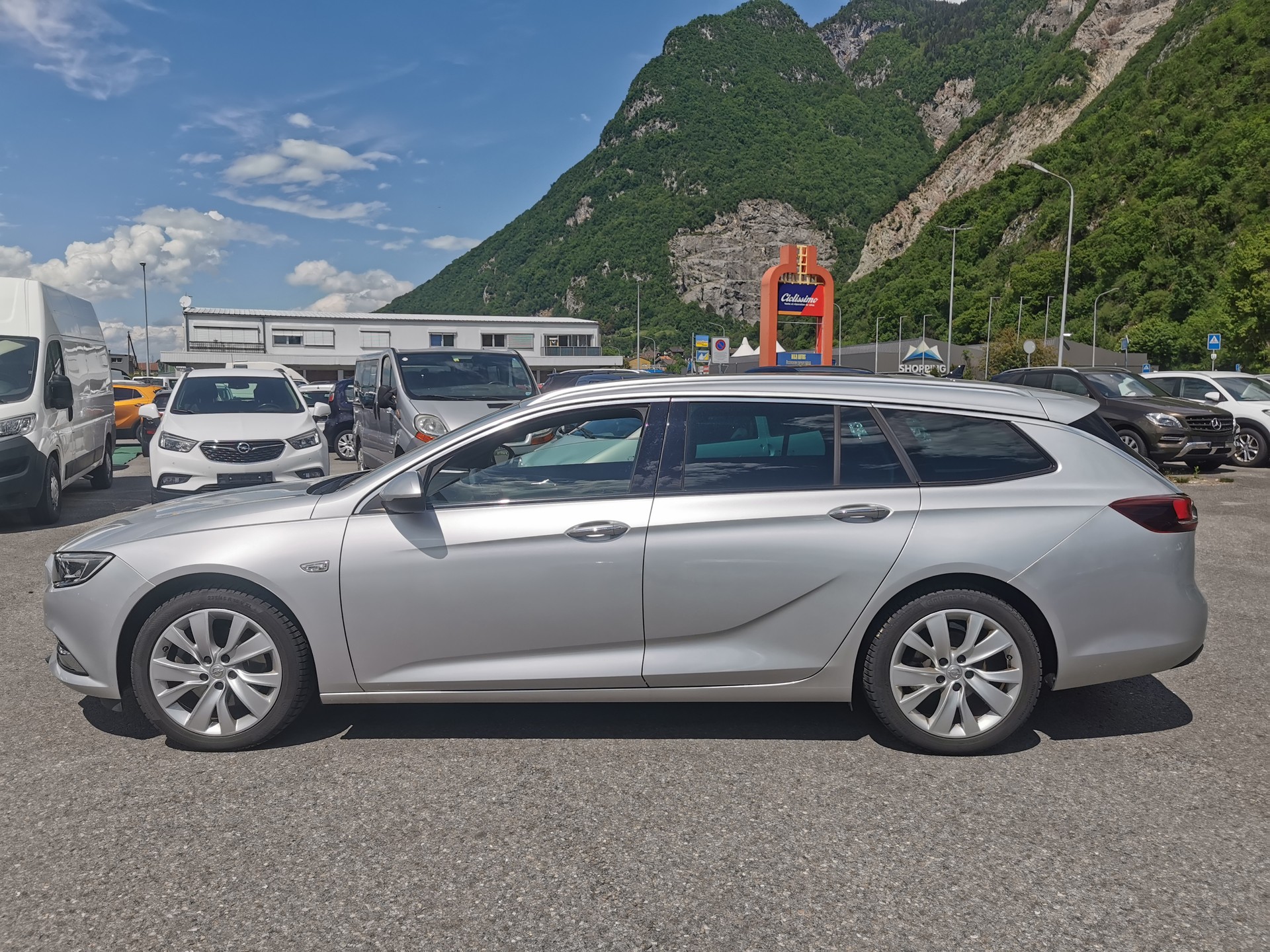 OPEL Insignia 1.6 T Sports Tourer Excellence Automatic-image-12