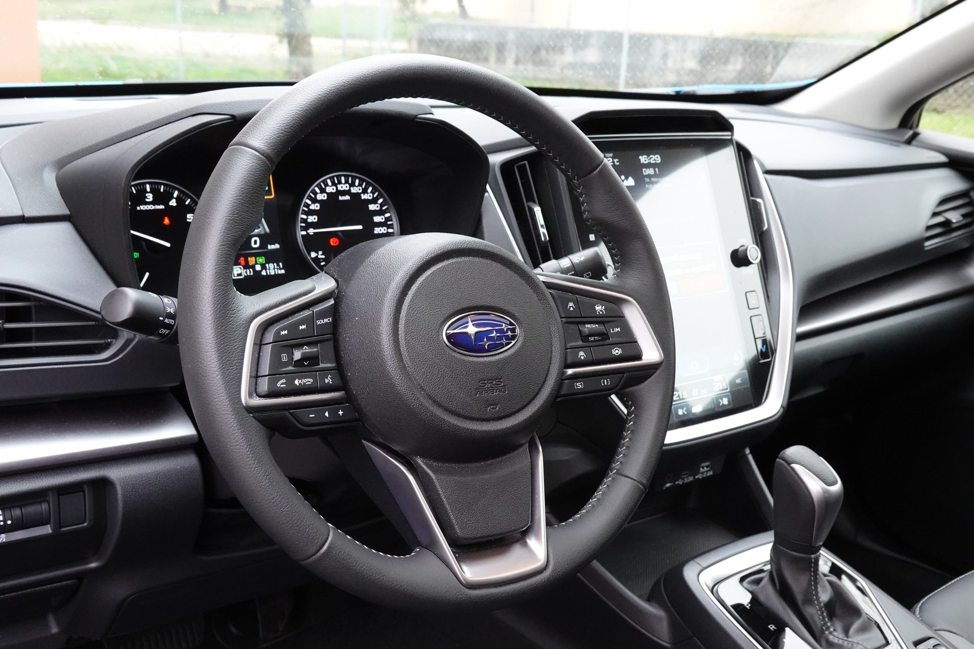 SUBARU Impreza 2.0 e-Boxer Luxury AWD Lineartronic - " Toit Ouvrant * CH Fahrzeug * 8 Roues Subaru* Apple Car Play "-image-10