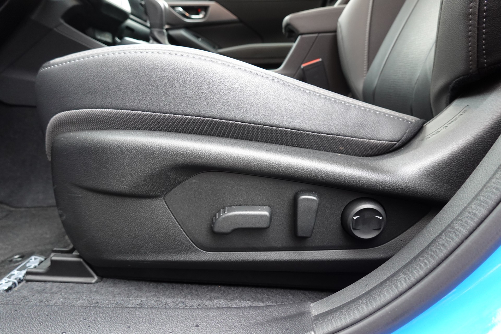 SUBARU Impreza 2.0 e-Boxer Luxury AWD Lineartronic - " Toit Ouvrant * CH Fahrzeug * 8 Roues Subaru* Apple Car Play "-image-23