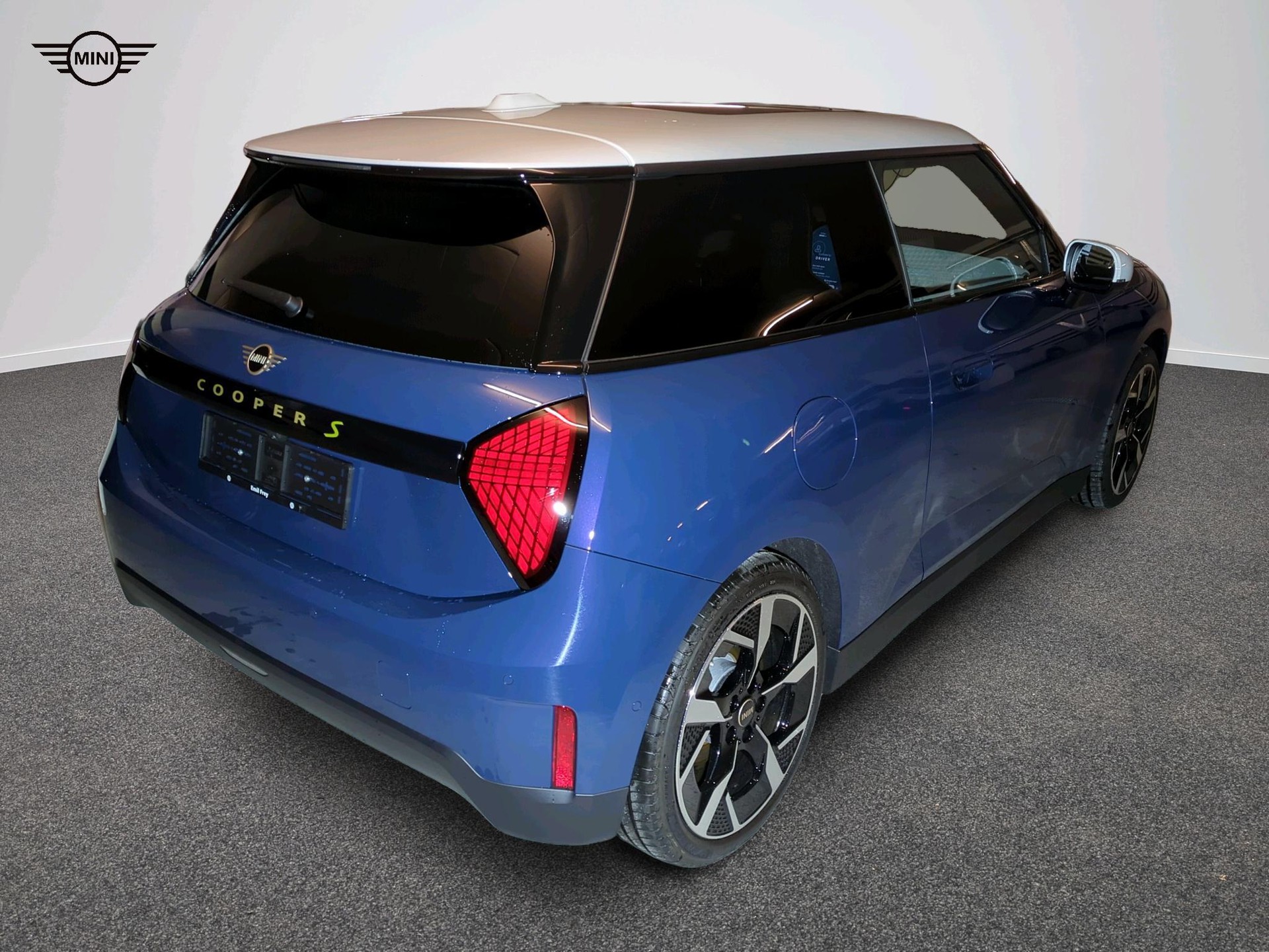 MINI Cooper SE-image-4