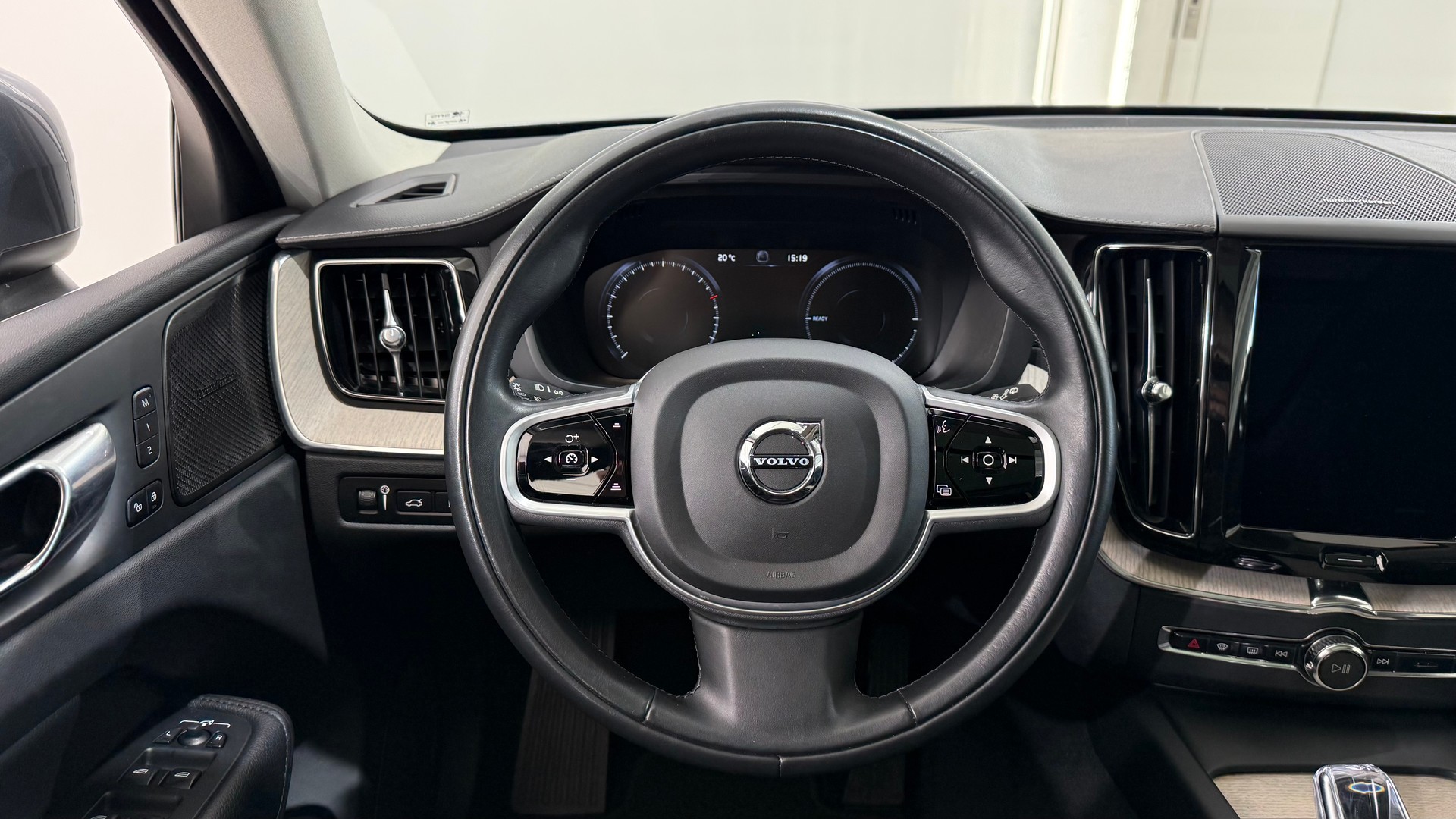VOLVO XC60 2.0 T6 TE Inscription eAW-image-12