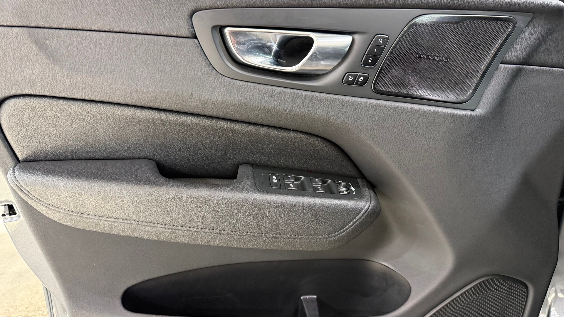 VOLVO XC60 2.0 T6 TE Inscription eAW-image-10