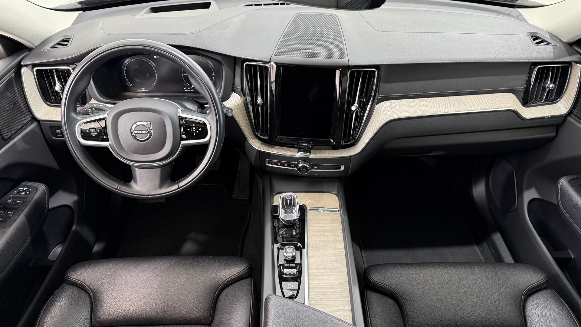 VOLVO XC60 2.0 T6 TE Inscription eAW-image-4