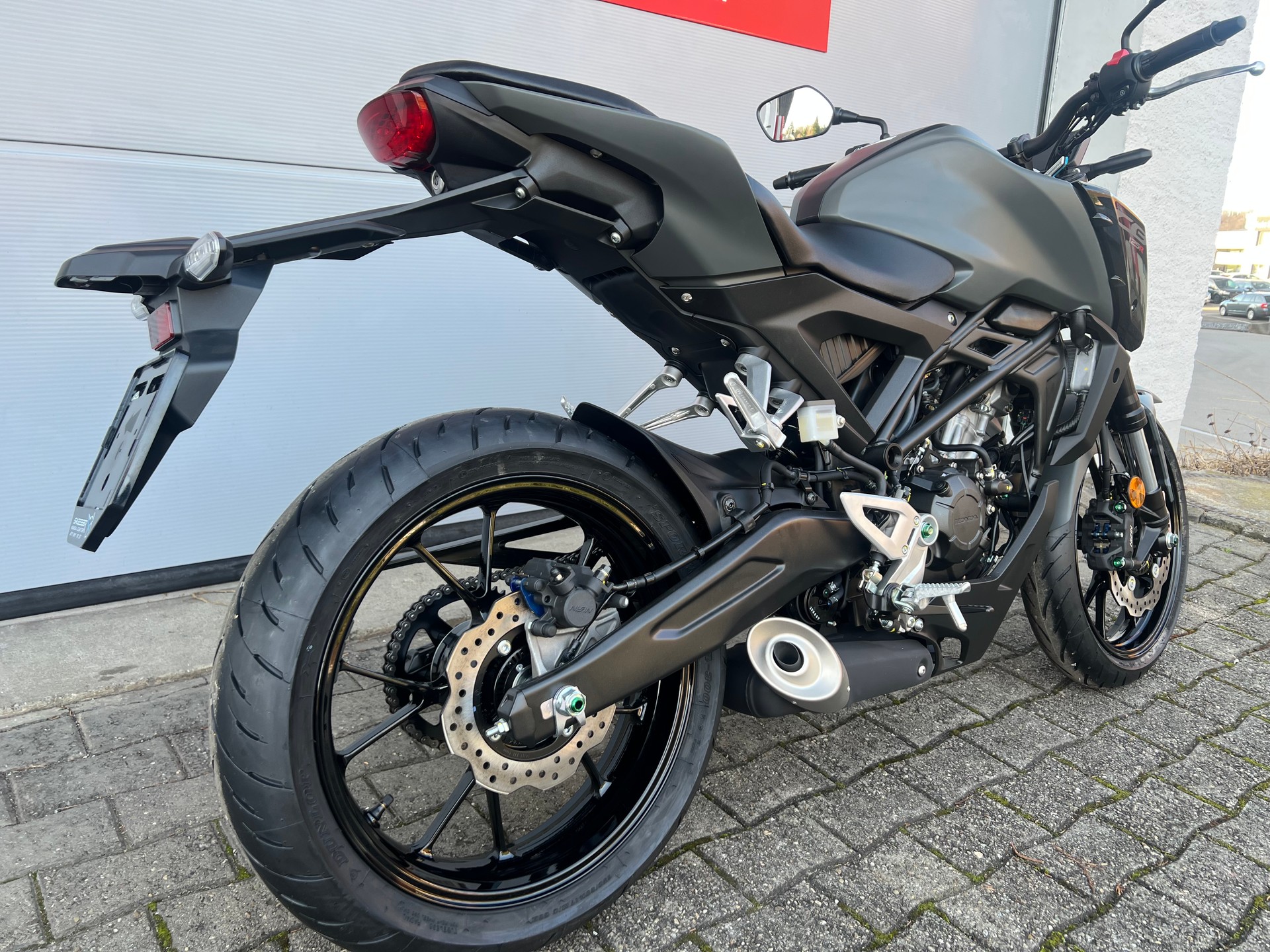 HONDA CB 125 R-showroom-element-2