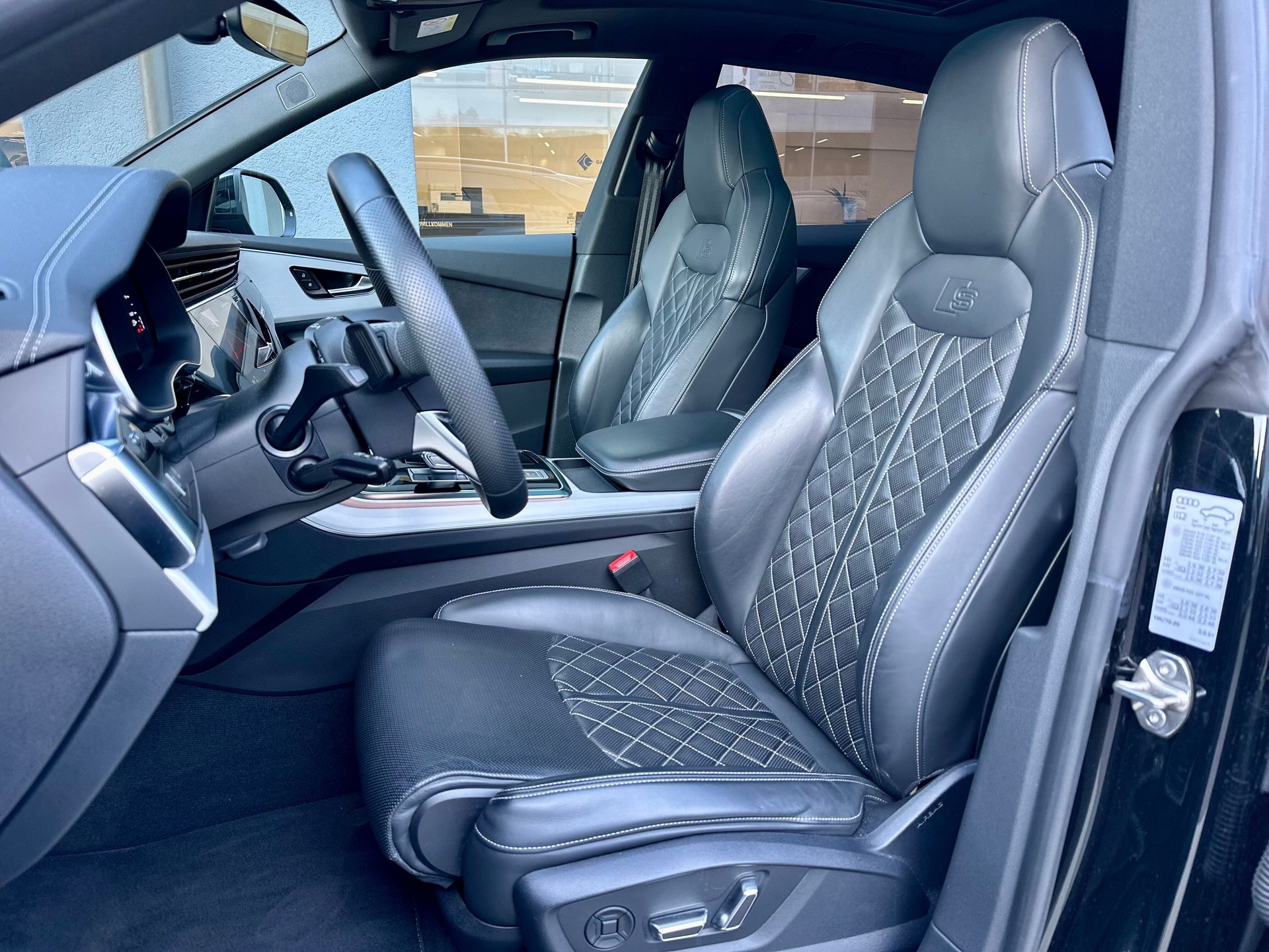 AUDI Q8 50 TDI quattro tiptronic-image-4