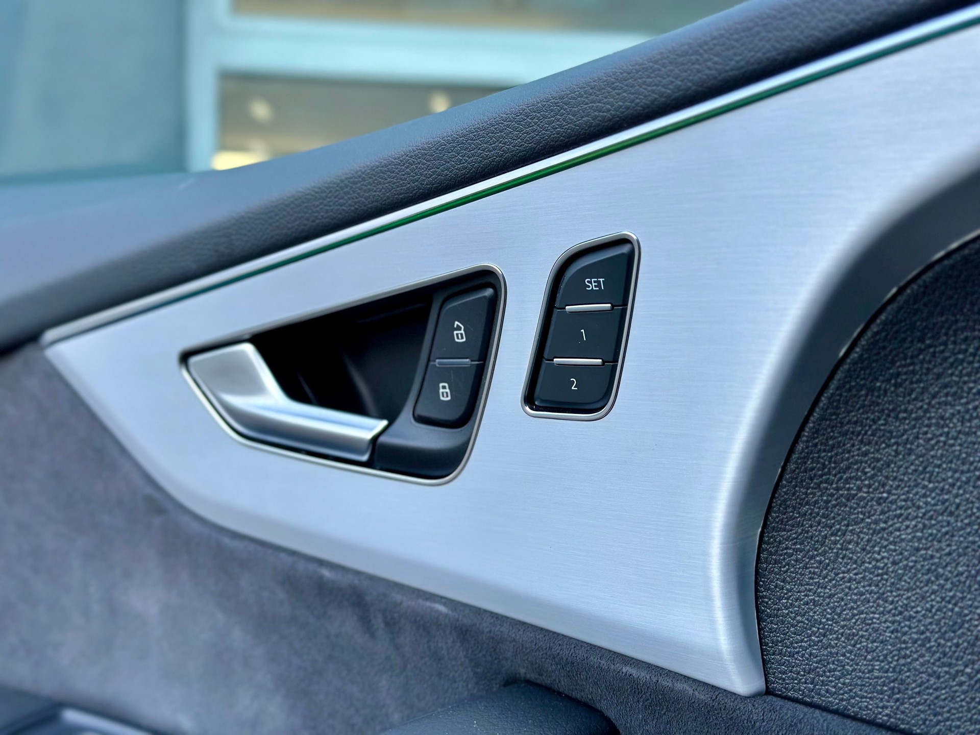 AUDI Q8 50 TDI quattro tiptronic-image-13