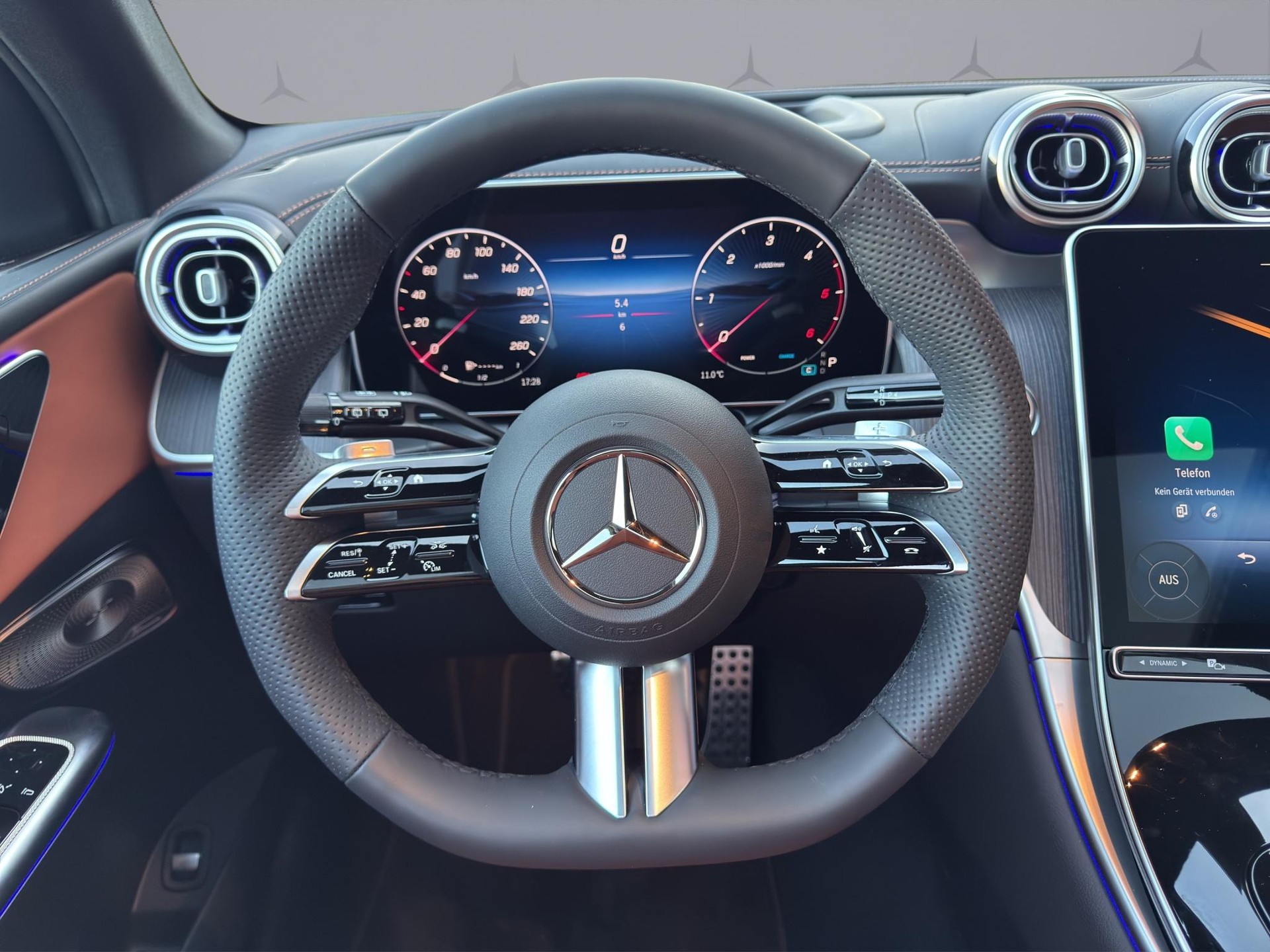 MERCEDES-BENZ GLC 220 d AMG Line 4matic-image-12