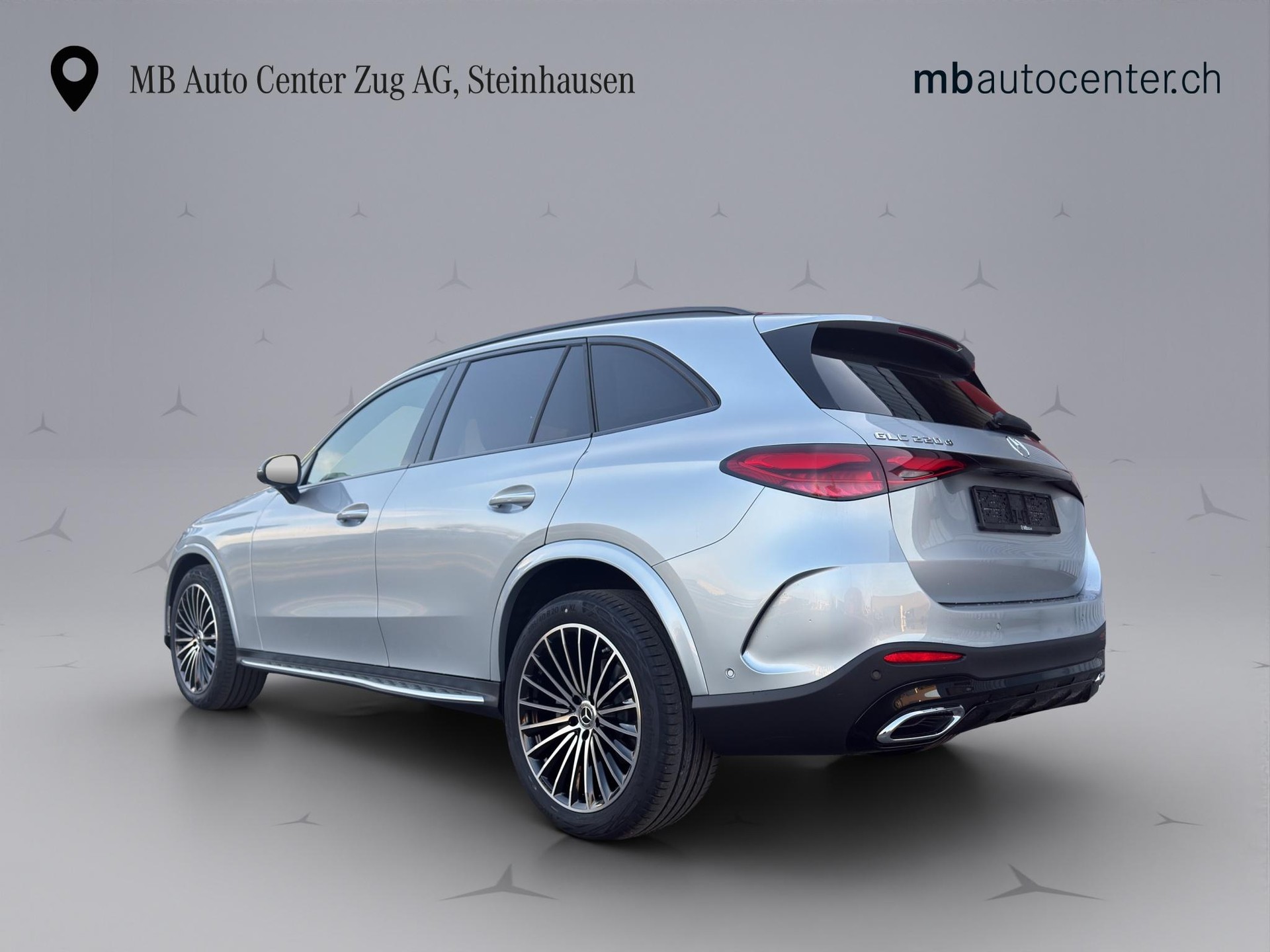 MERCEDES-BENZ GLC 220 d AMG Line 4matic-image-4