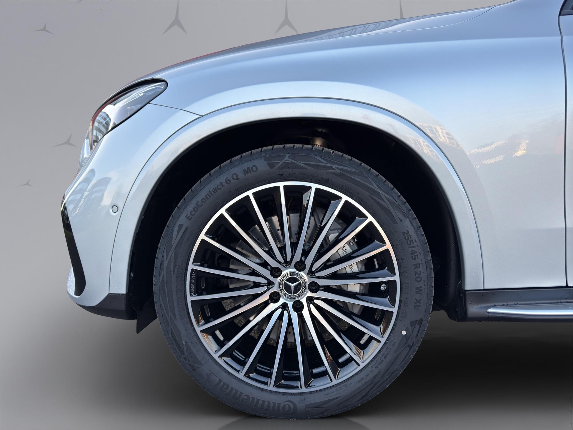 MERCEDES-BENZ GLC 220 d AMG Line 4matic-image-3