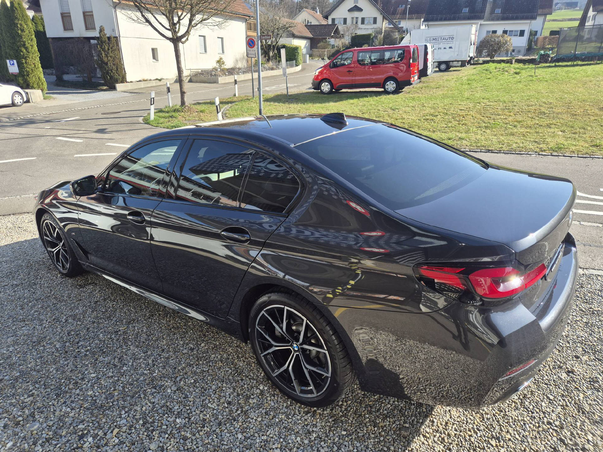 BMW 520d xDrive M-Sport-image-4