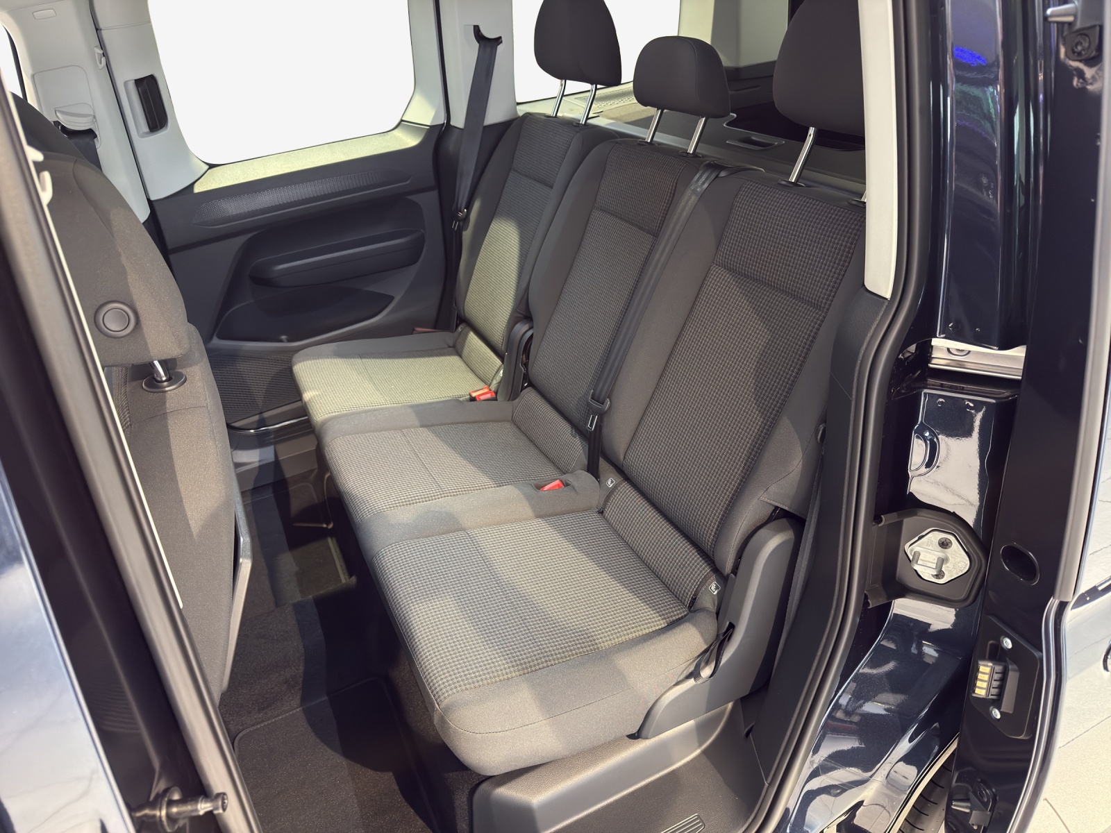 VW Caddy 2.0 TDI Liberty DSG-image-11