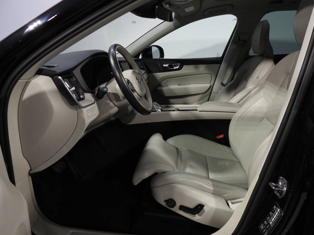 VOLVO XC60 2.0 T8 TE Inscription eAWD-image-8