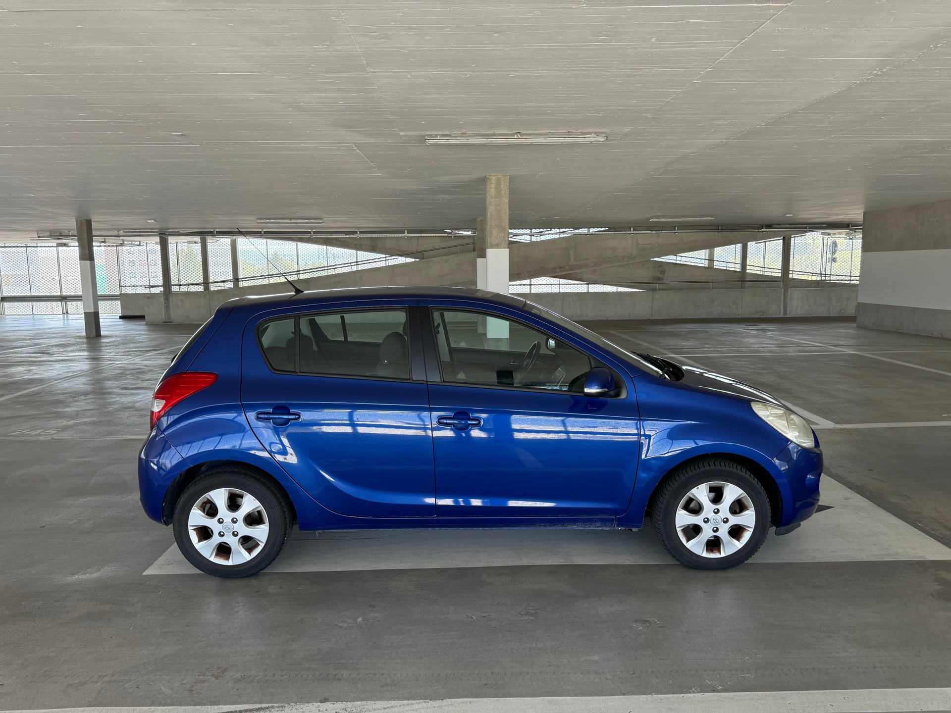 HYUNDAI i20 1.4 Style Automatic-image-3