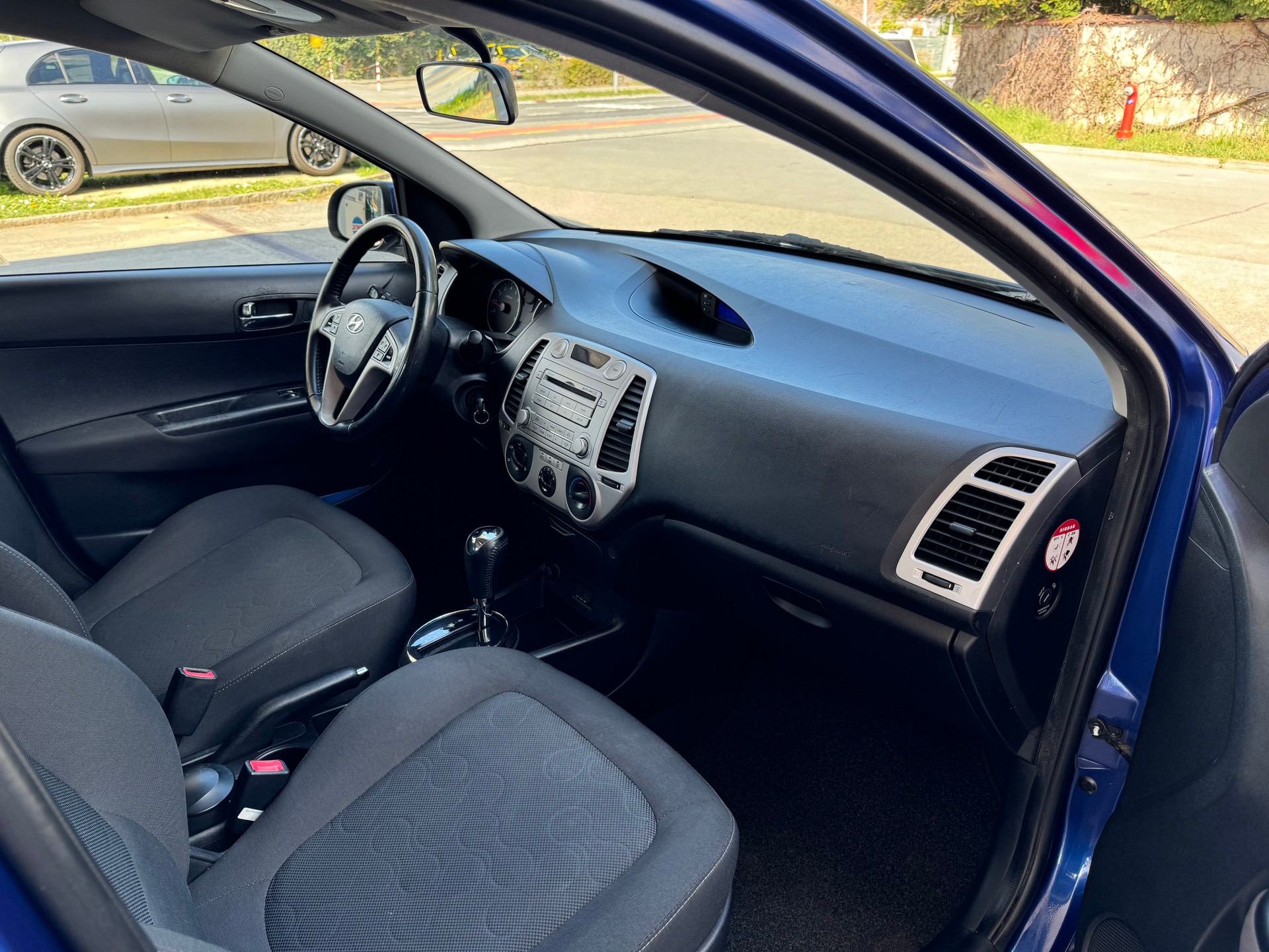 HYUNDAI i20 1.4 Style Automatic-image-11