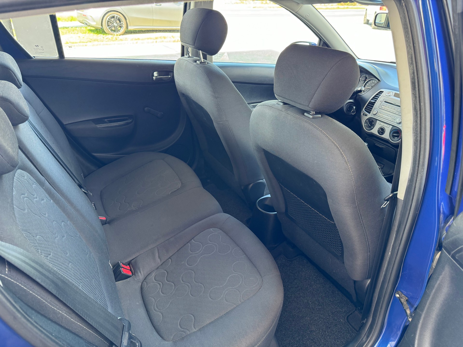 HYUNDAI i20 1.4 Style Automatic-image-12