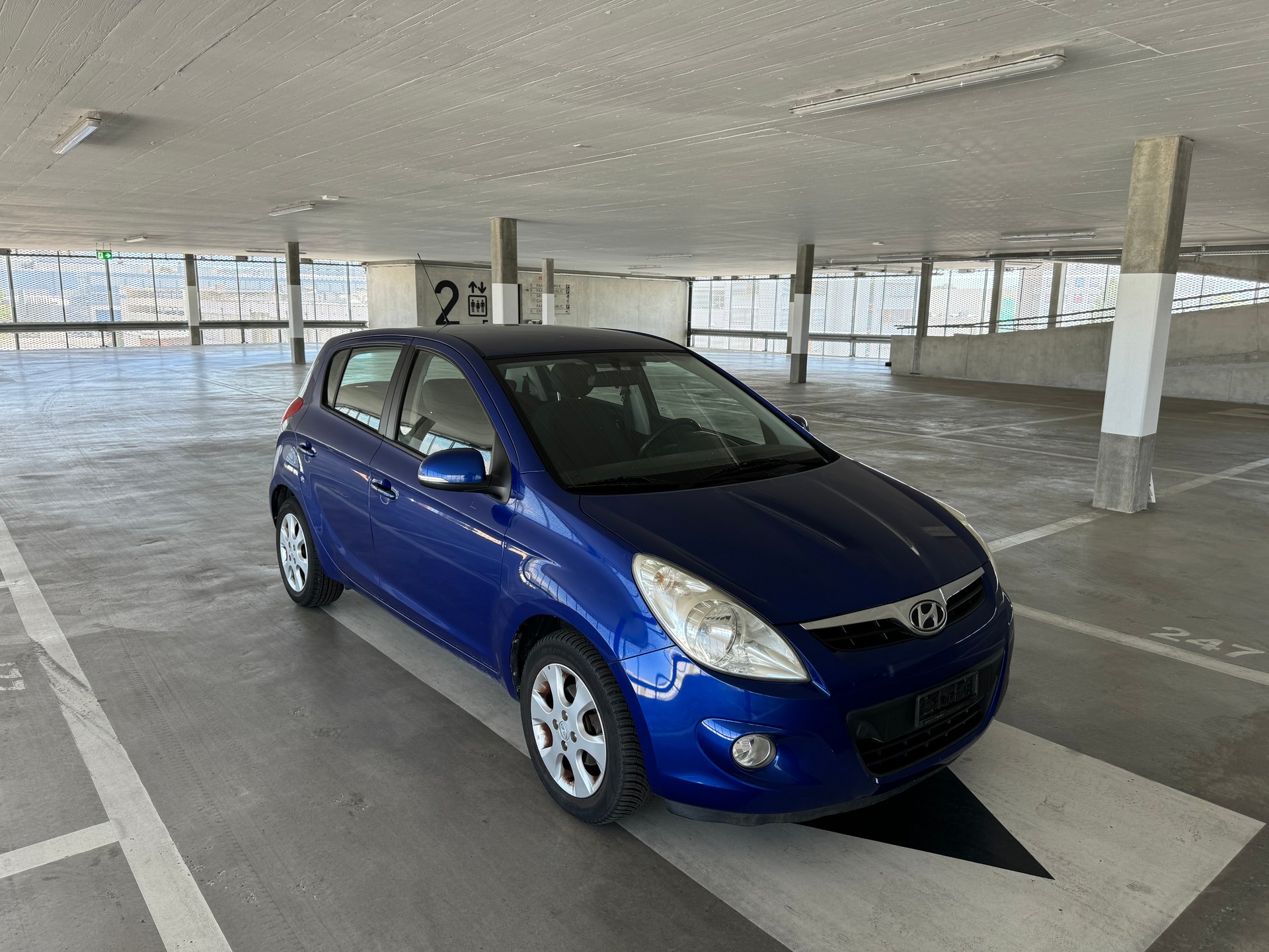 HYUNDAI i20 1.4 Style Automatic-image-2